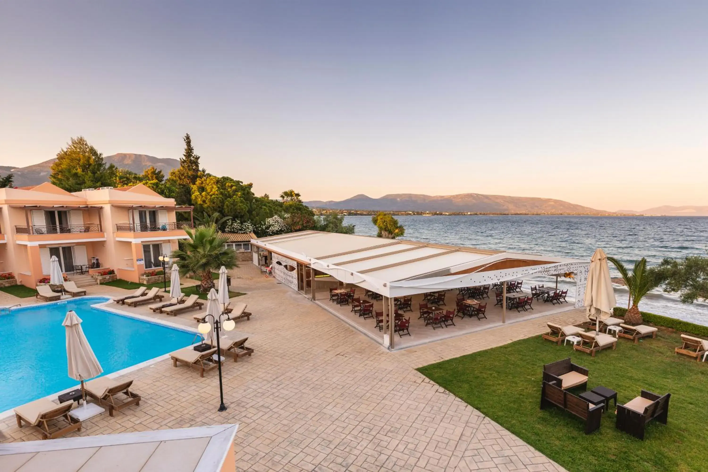 Property building in Avantis Suites Hotel Property building in Avantis Suites Hotel