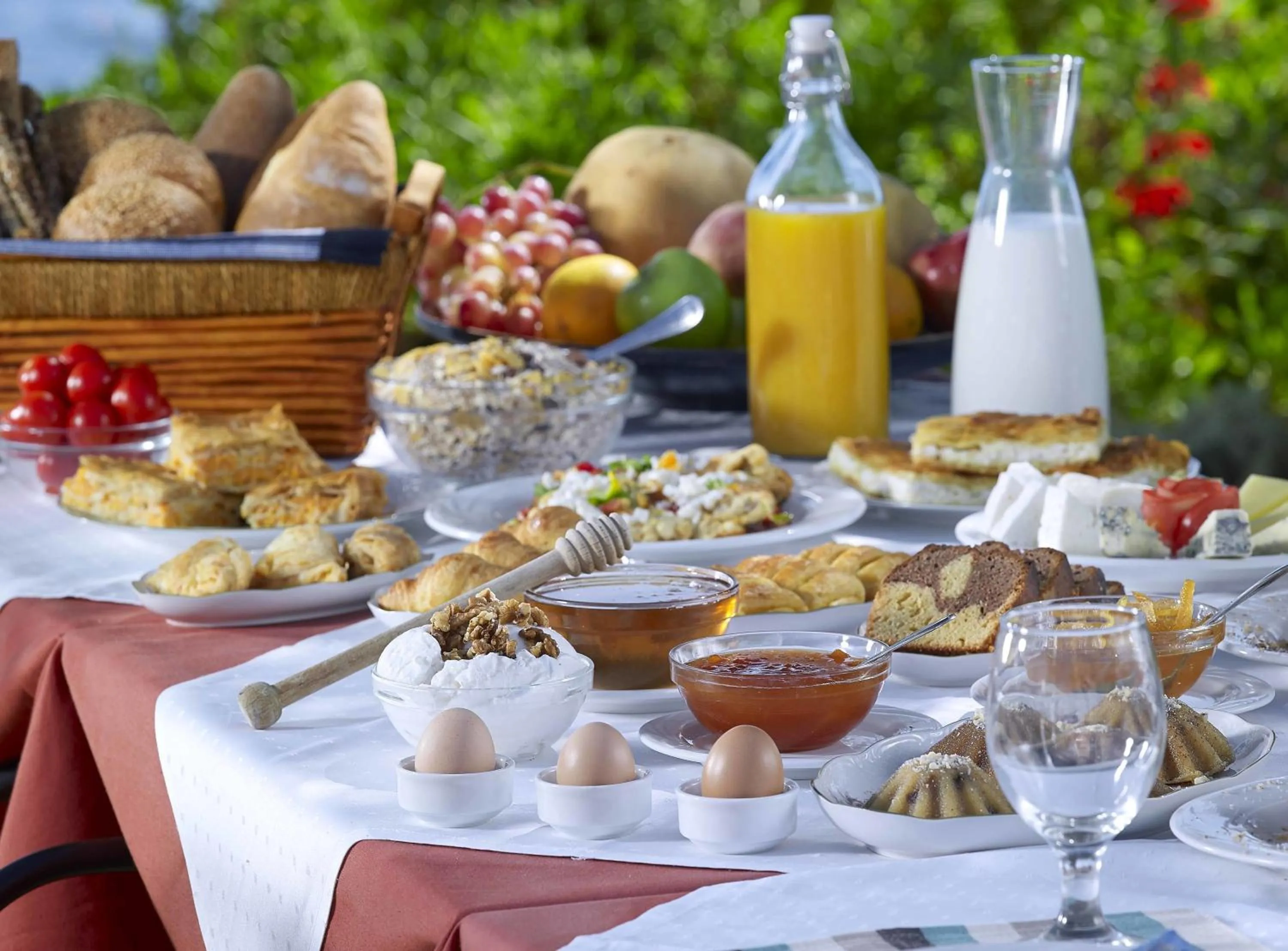 Breakfast in Avantis Suites Hotel