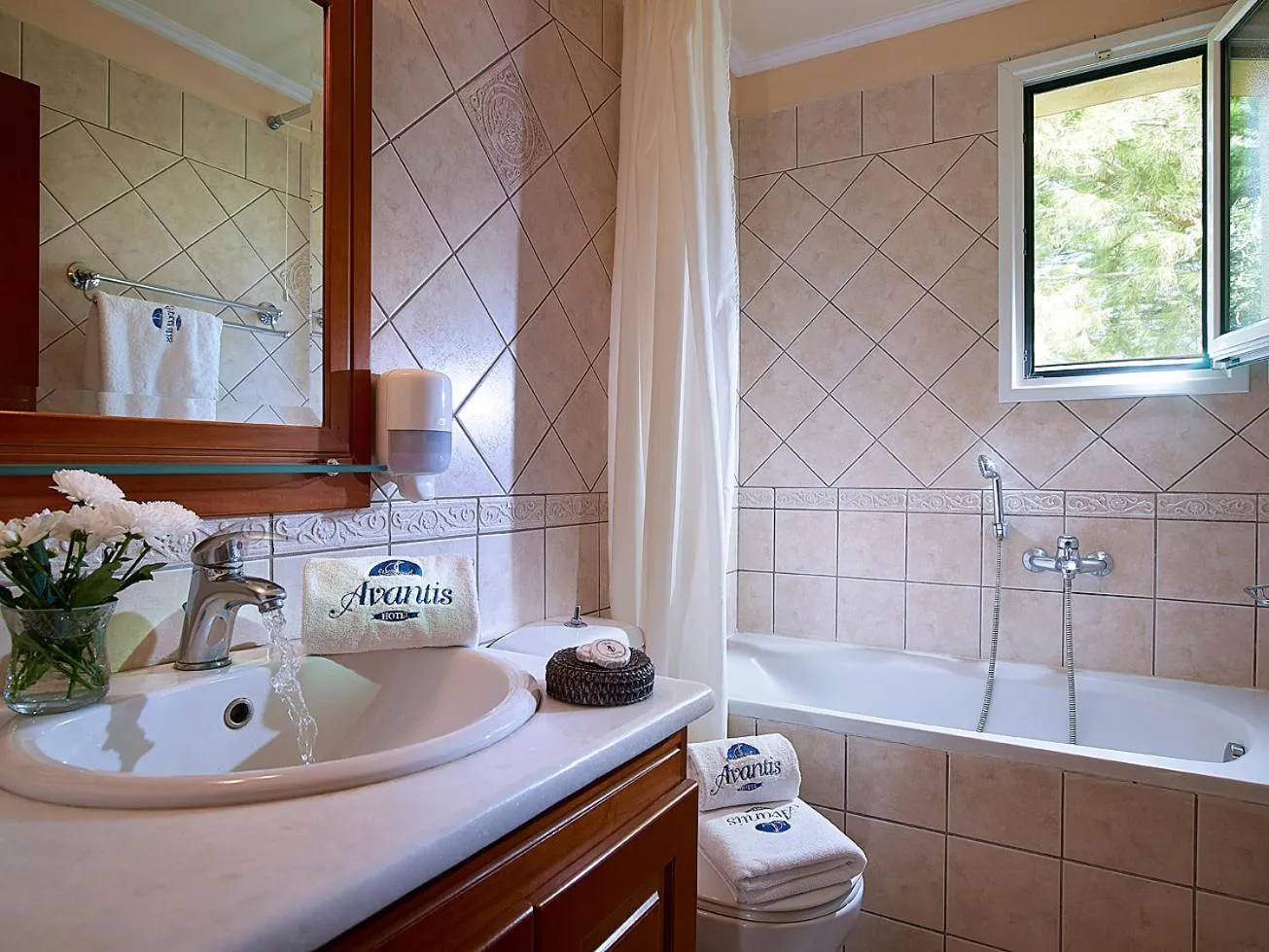 Shower in Avantis Suites Hotel