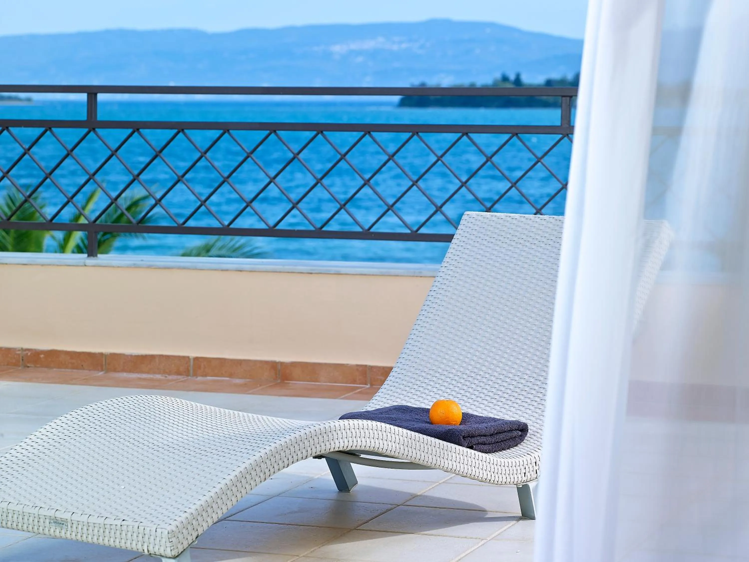 Day in Avantis Suites Hotel