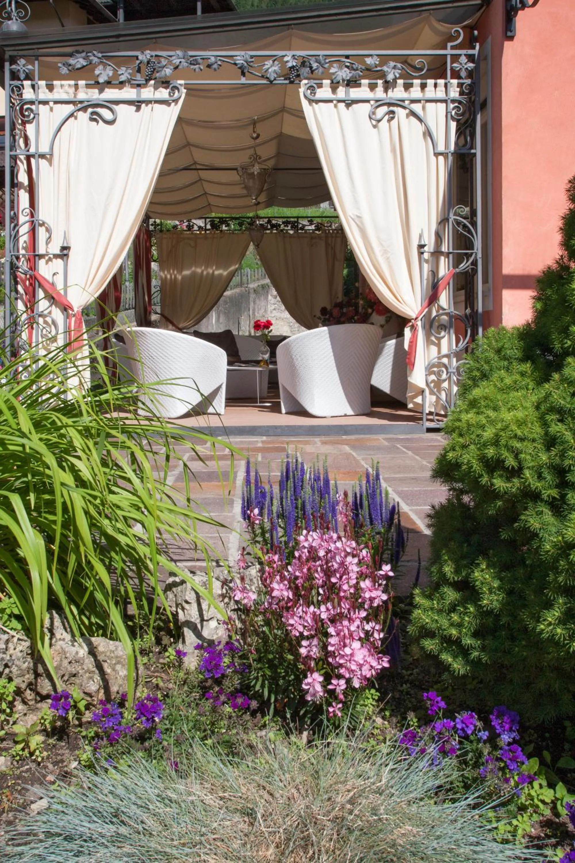 Summer in Hotel Luis