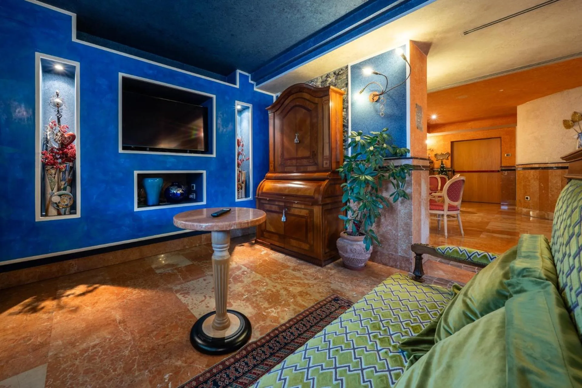 Decorative detail in Hotel Luis