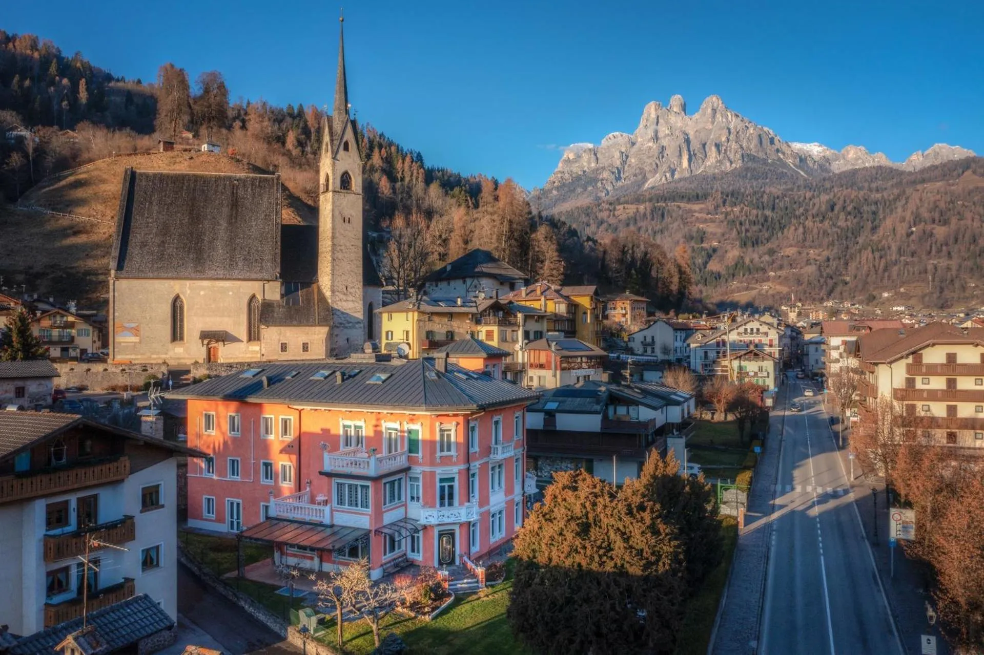 Property building in Hotel Luis