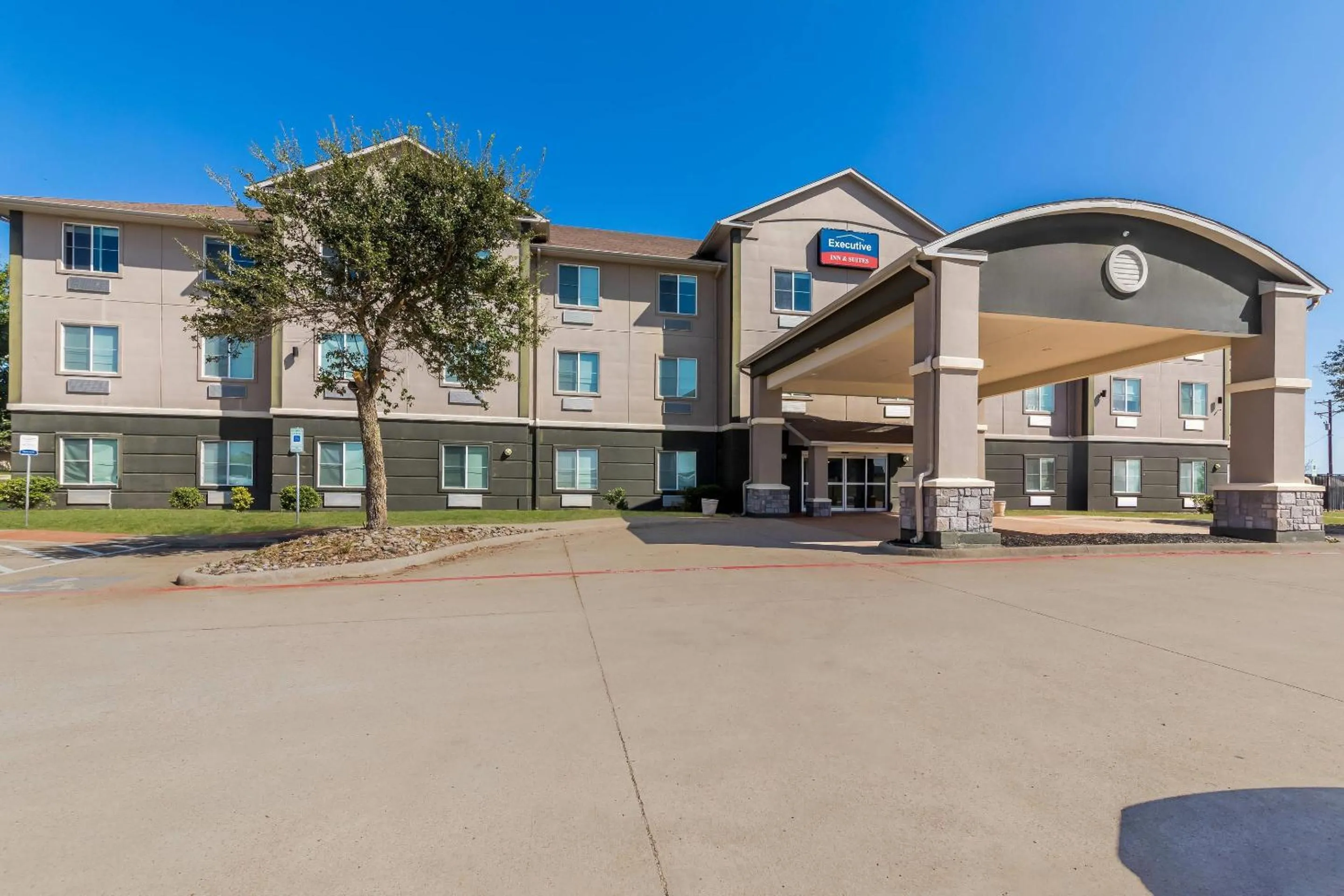 Property building in Quality Inn & Suites - Marlin