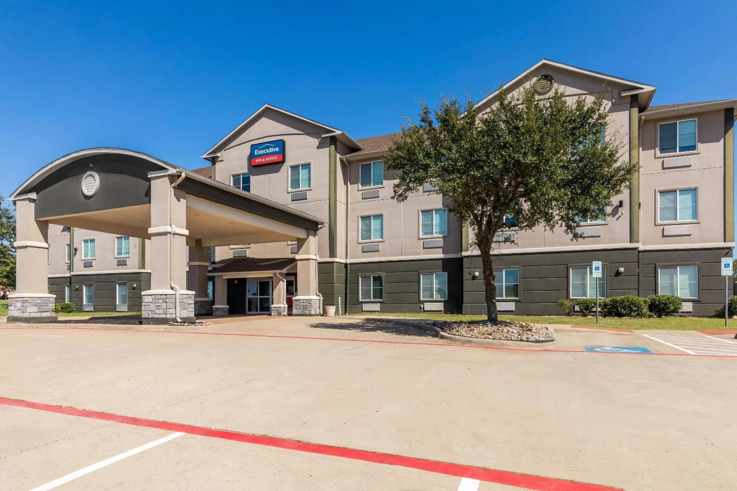 Property building in Quality Inn & Suites - Marlin
