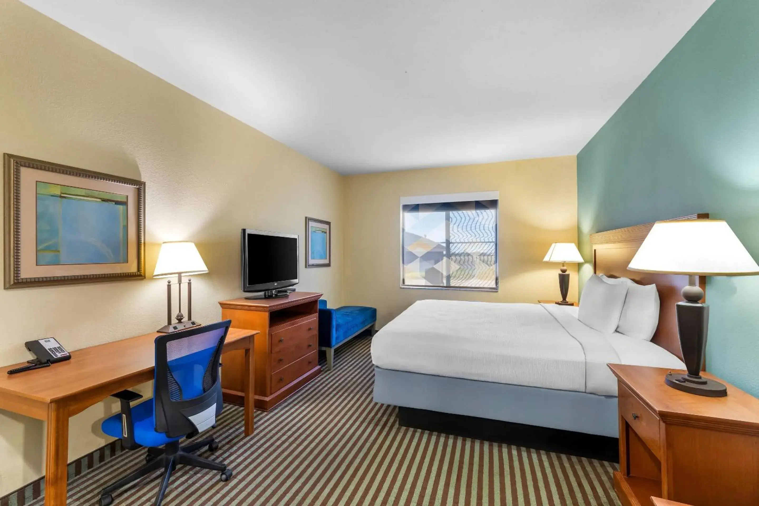 Bedroom, Bed in Quality Inn & Suites - Marlin Bedroom, Bed in Quality Inn & Suites - Marlin