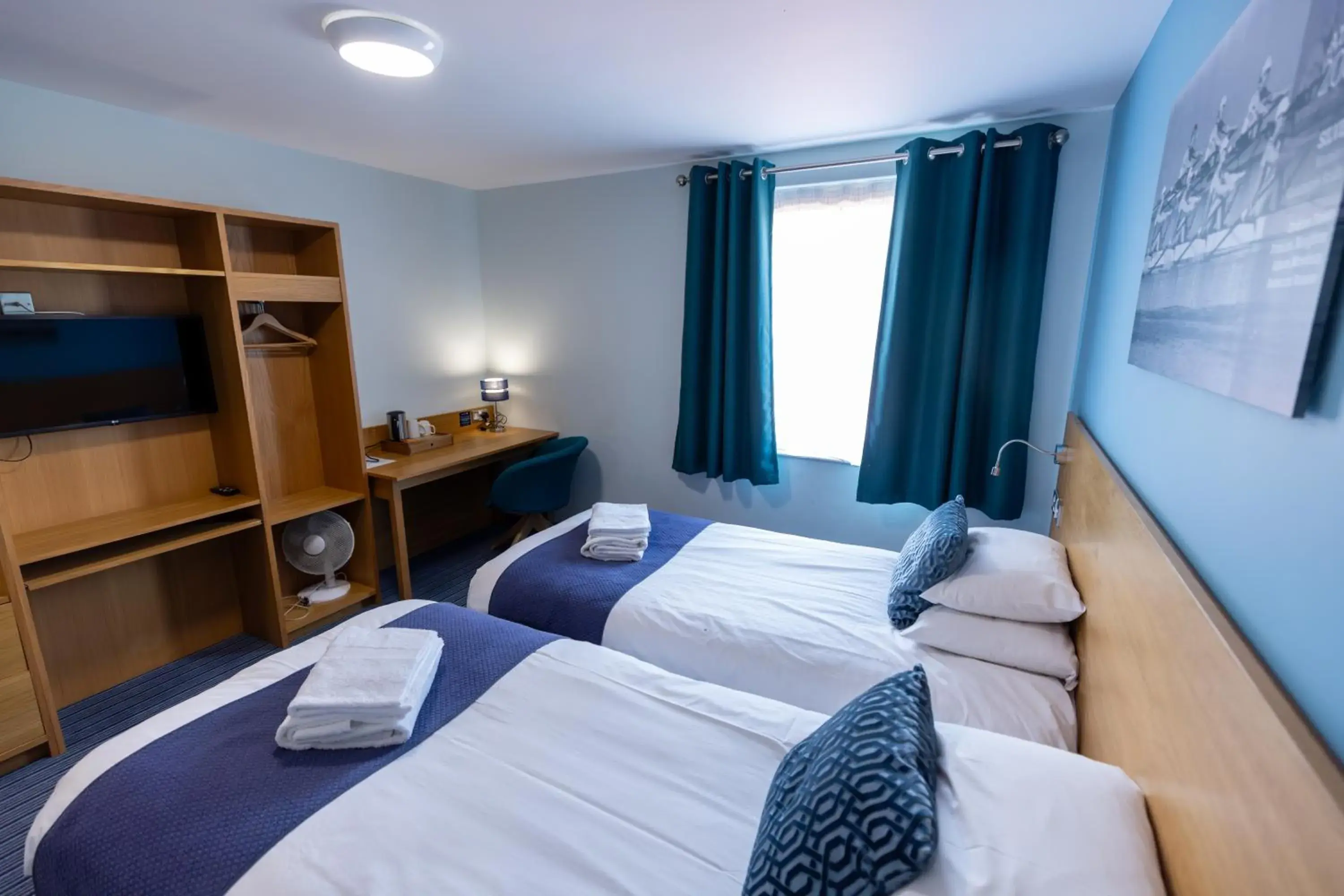 Standard Twin Room in Bisham Abbey National Sports Centre Standard Twin Room in Bisham Abbey National Sports Centre
