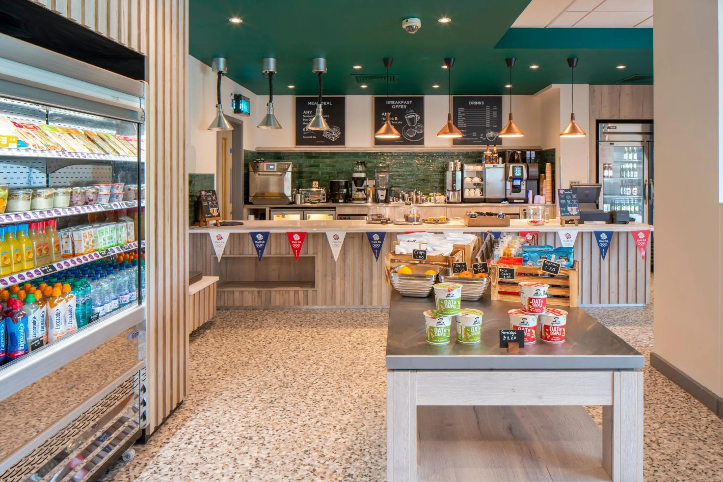 Restaurant/places to eat in Bisham Abbey National Sports Centre