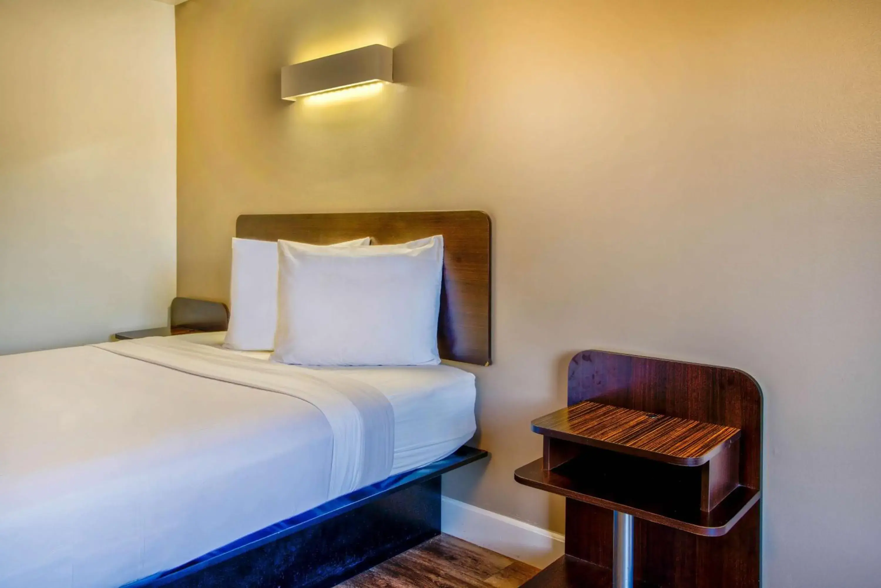 Standard Suite - Non-Smoking in Motel 6-Hesperia, CA - West Main Street I-15 Standard Suite - Non-Smoking in Motel 6-Hesperia, CA - West Main Street I-15