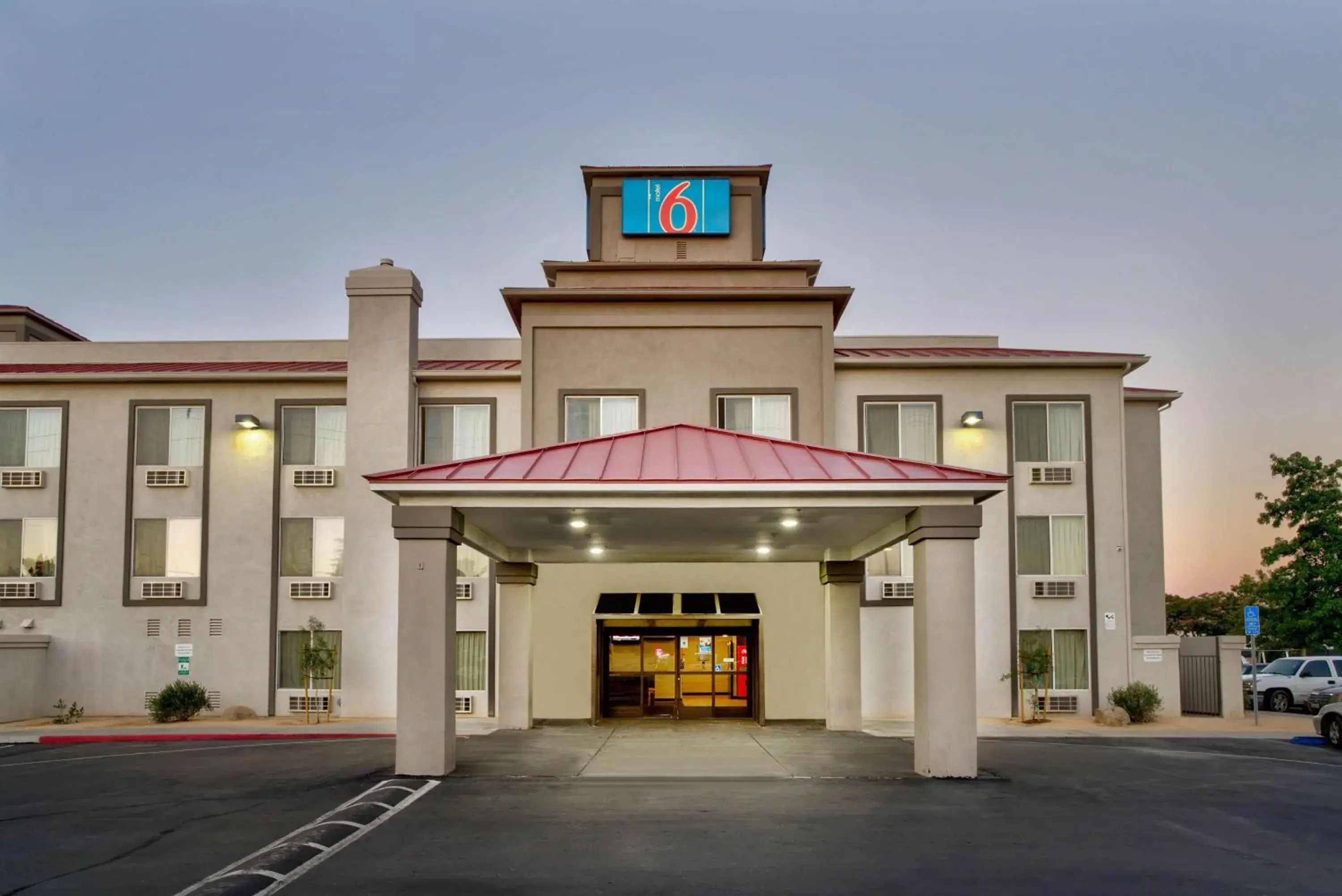 Property building in Motel 6-Hesperia, CA - West Main Street I-15 Property building in Motel 6-Hesperia, CA - West Main Street I-15