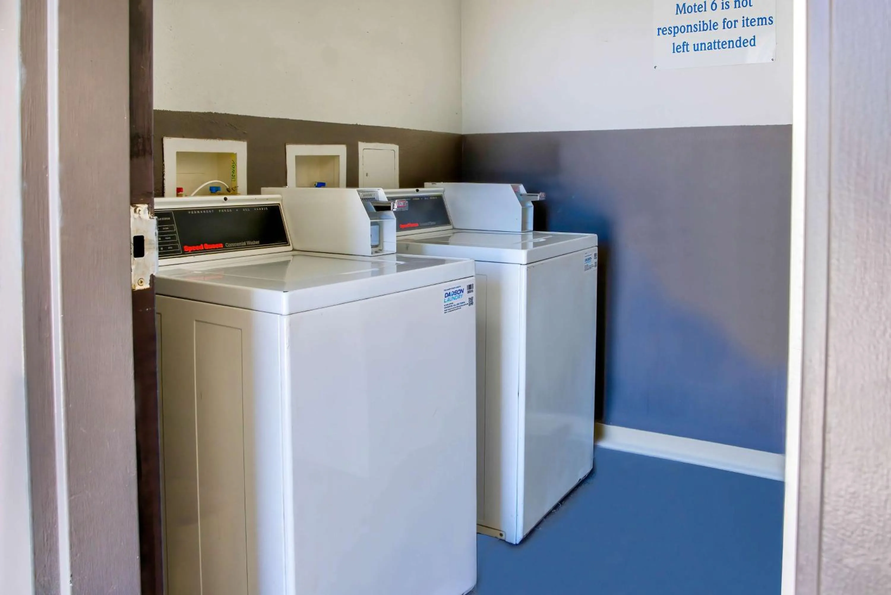 Property building in Motel 6-Hesperia, CA - West Main Street I-15