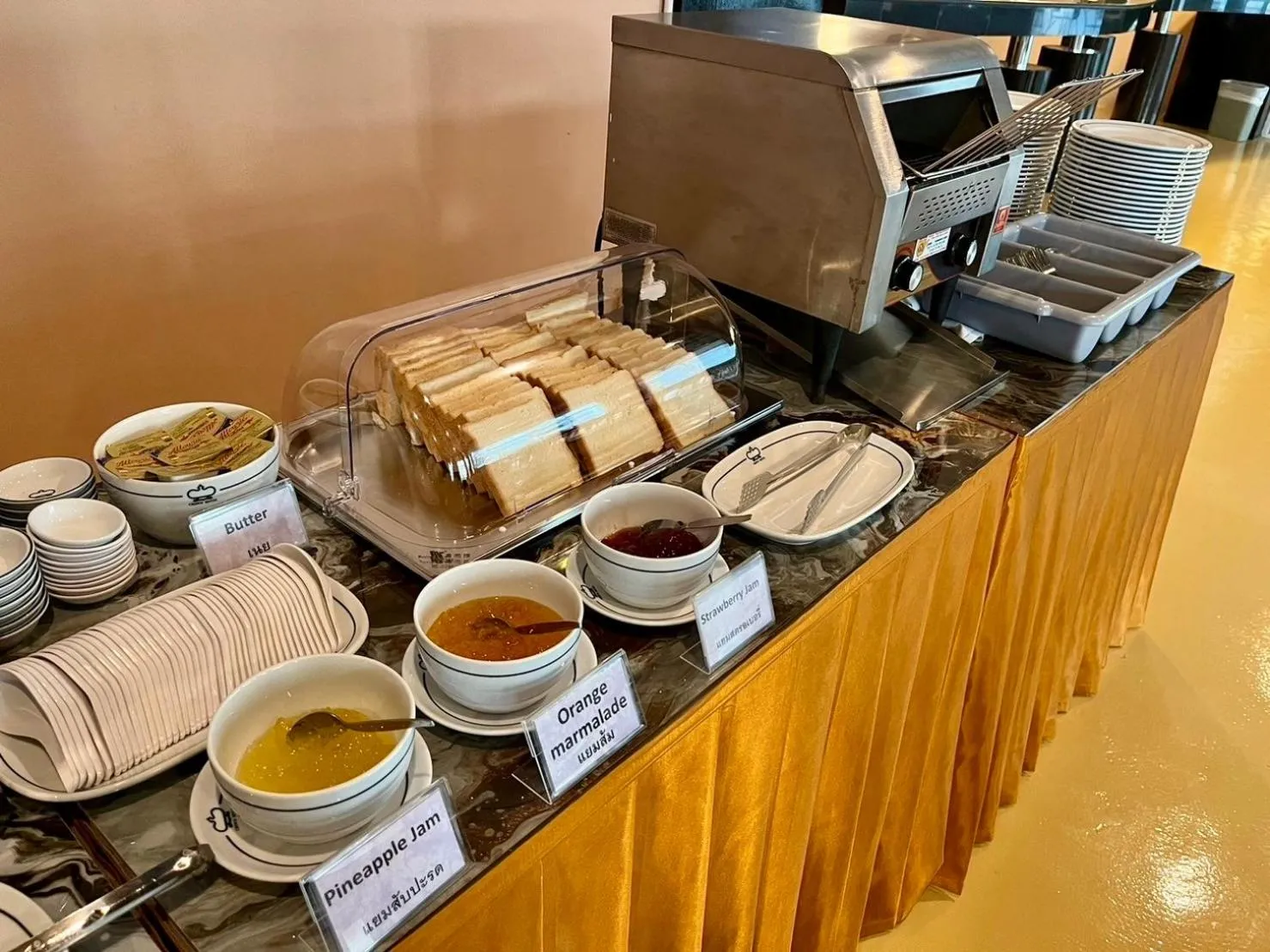 Coffee/tea facilities in Crown Pattaya Beach Hotel