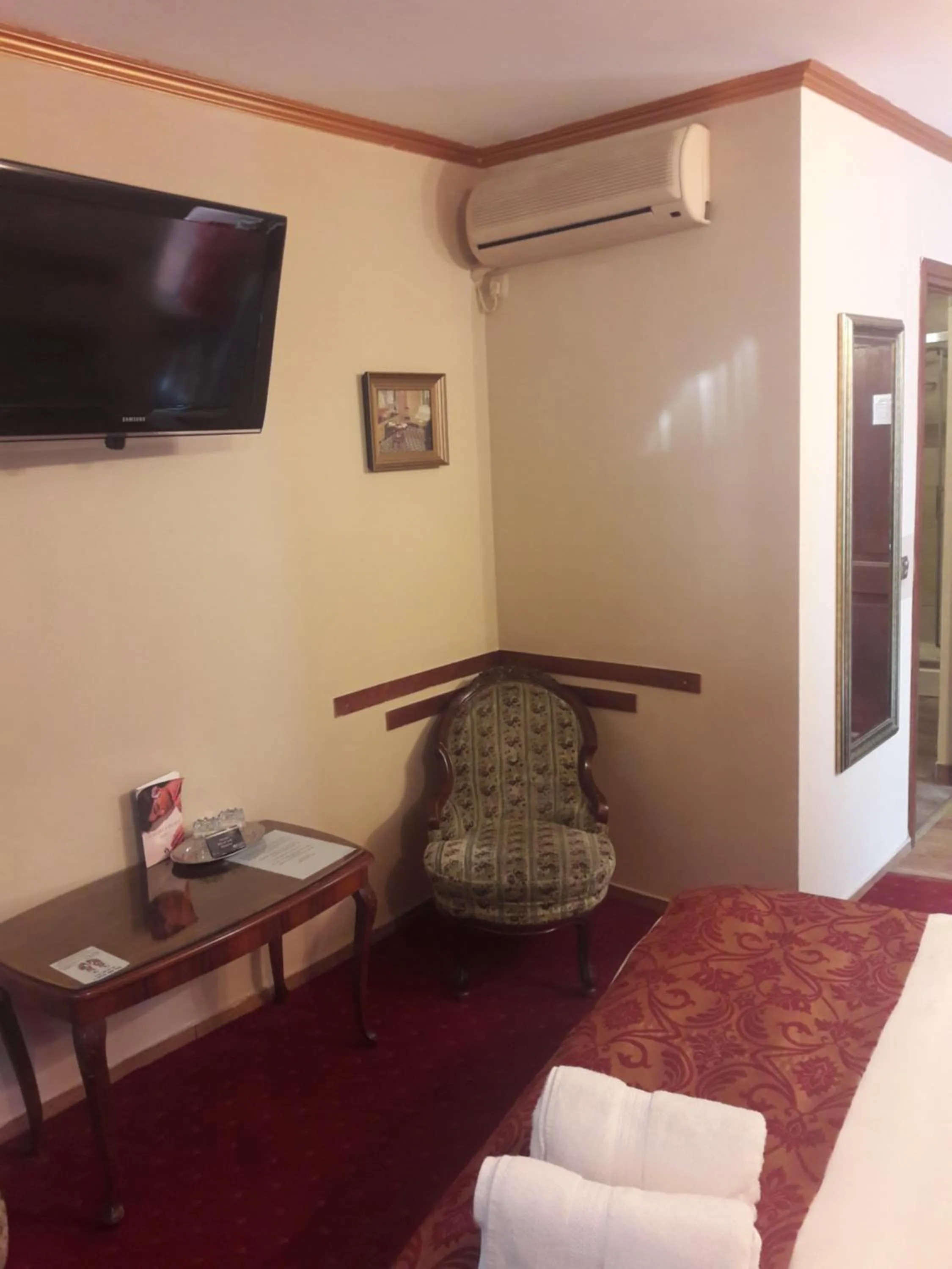 Bedroom, Bed in Hotel Boutique Monaco