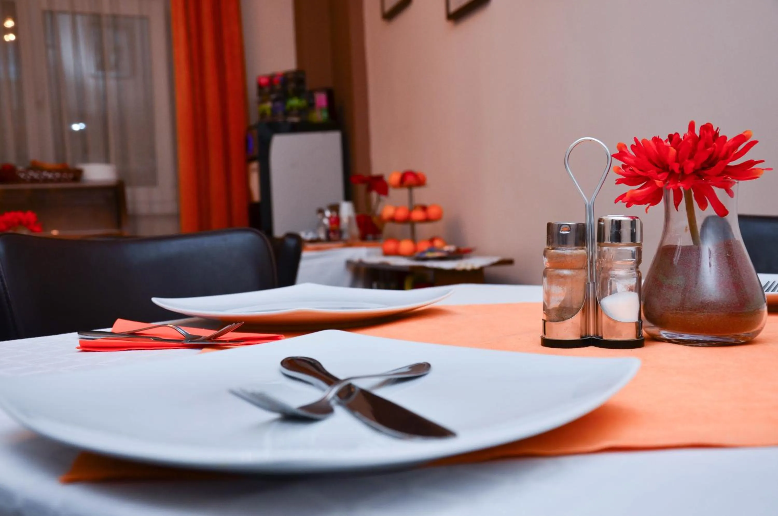 Restaurant/places to eat in Hotel Boutique Monaco