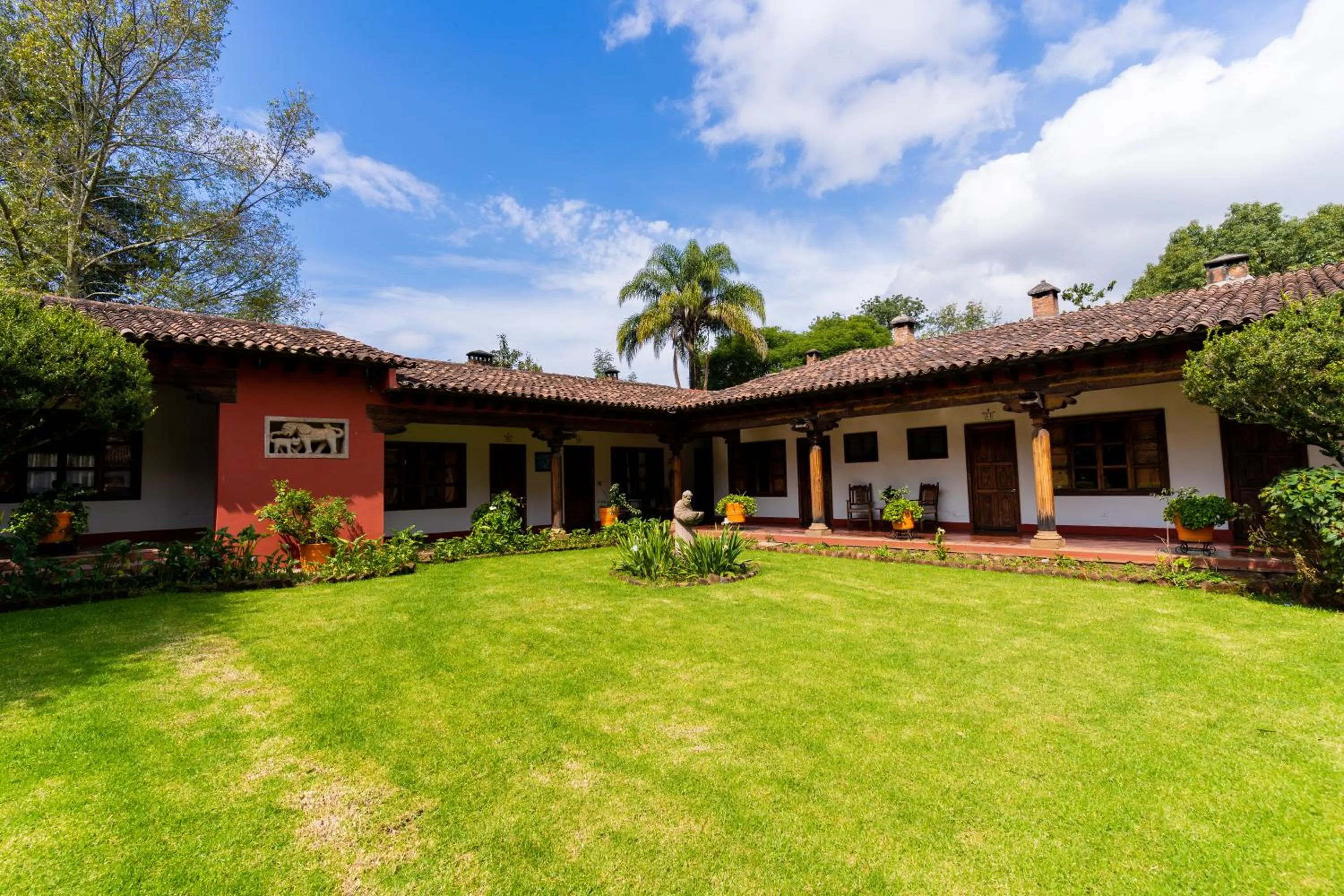 Garden, Property Building in Mision Patzcuaro
