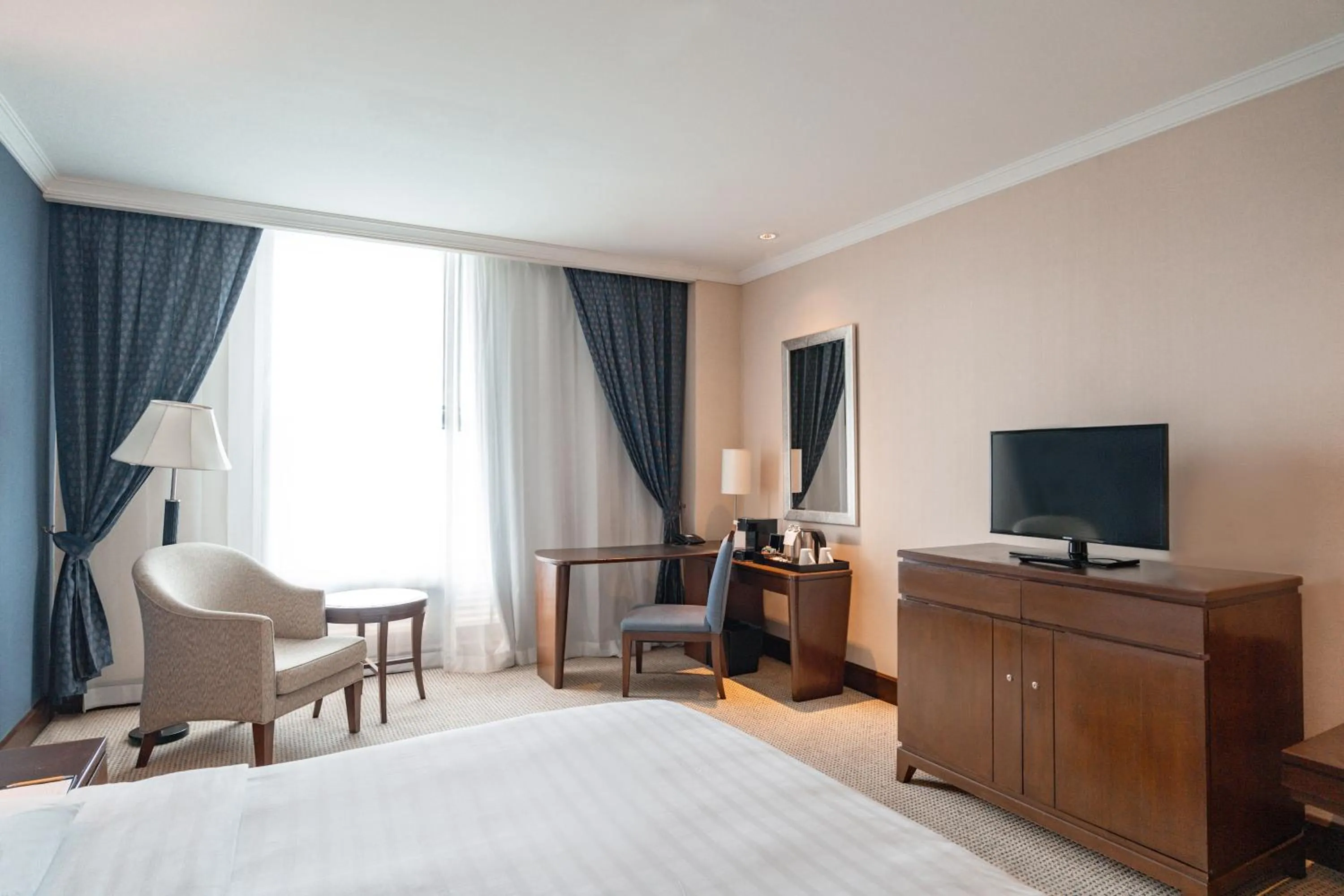 Bed in Novotel Bangkok Suvarnabhumi Airport