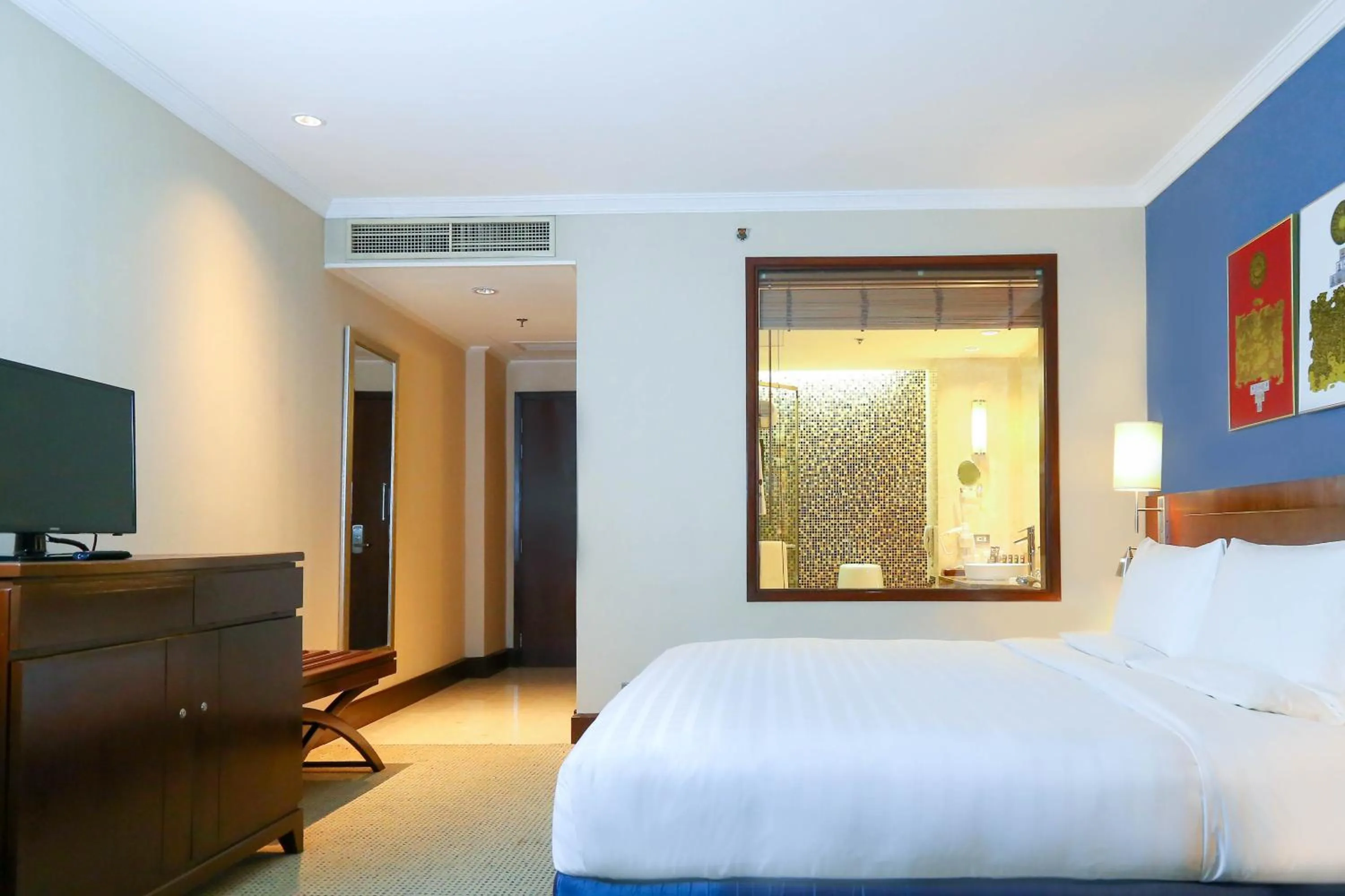 Bed in Novotel Bangkok Suvarnabhumi Airport