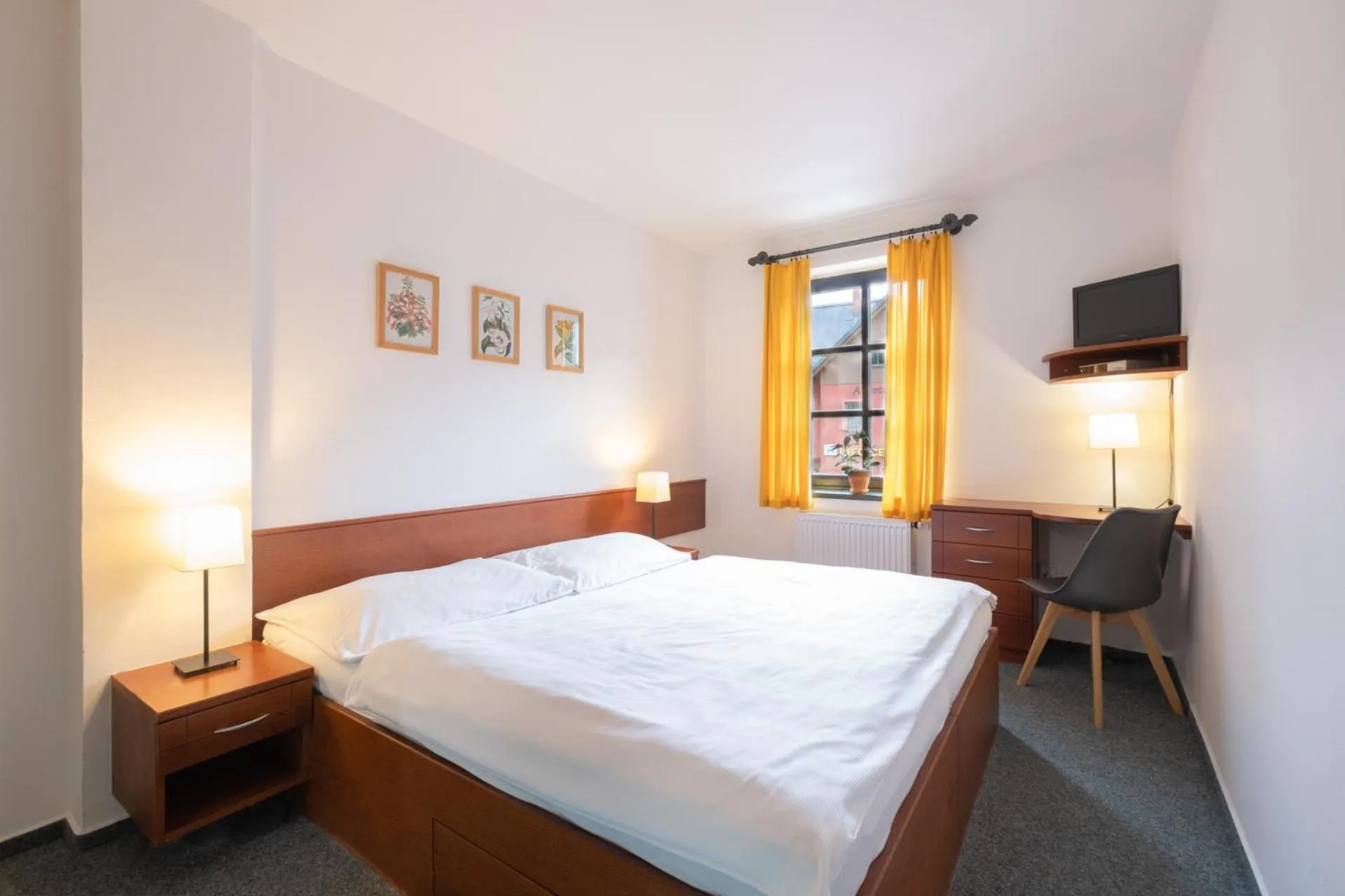 Bedroom, Bed in Hotel Krokus