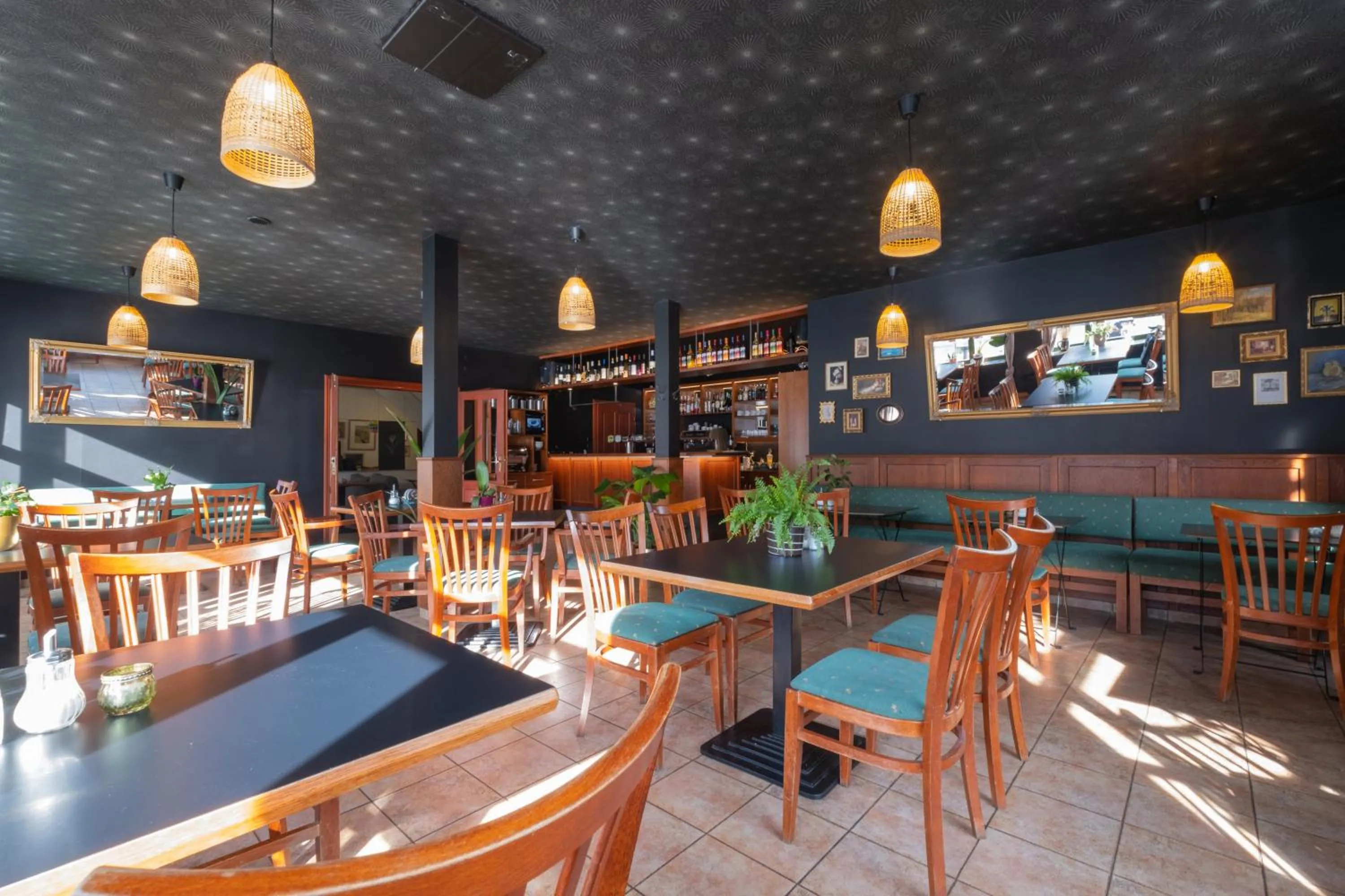 Restaurant/places to eat in Hotel Krokus