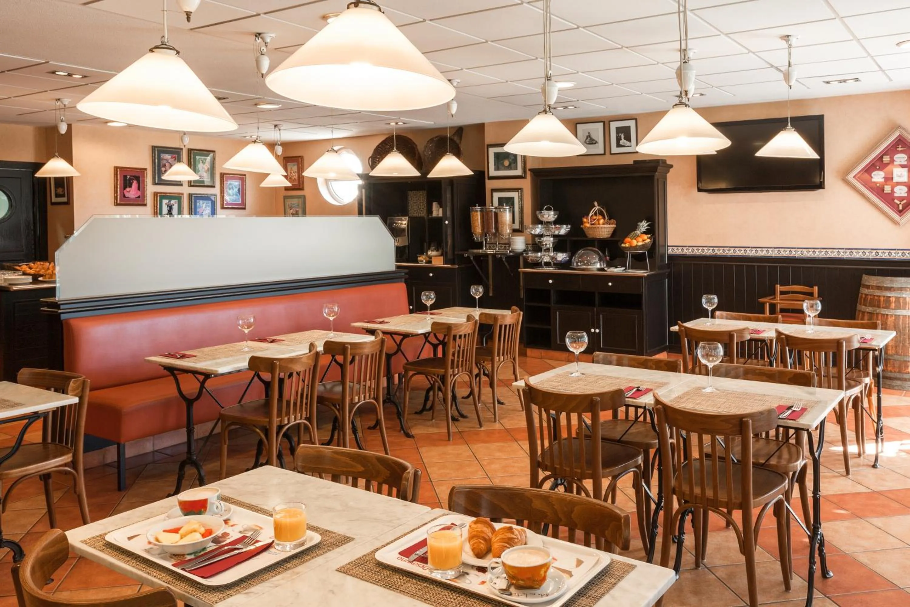 Restaurant/places to eat in Ibis Murcia