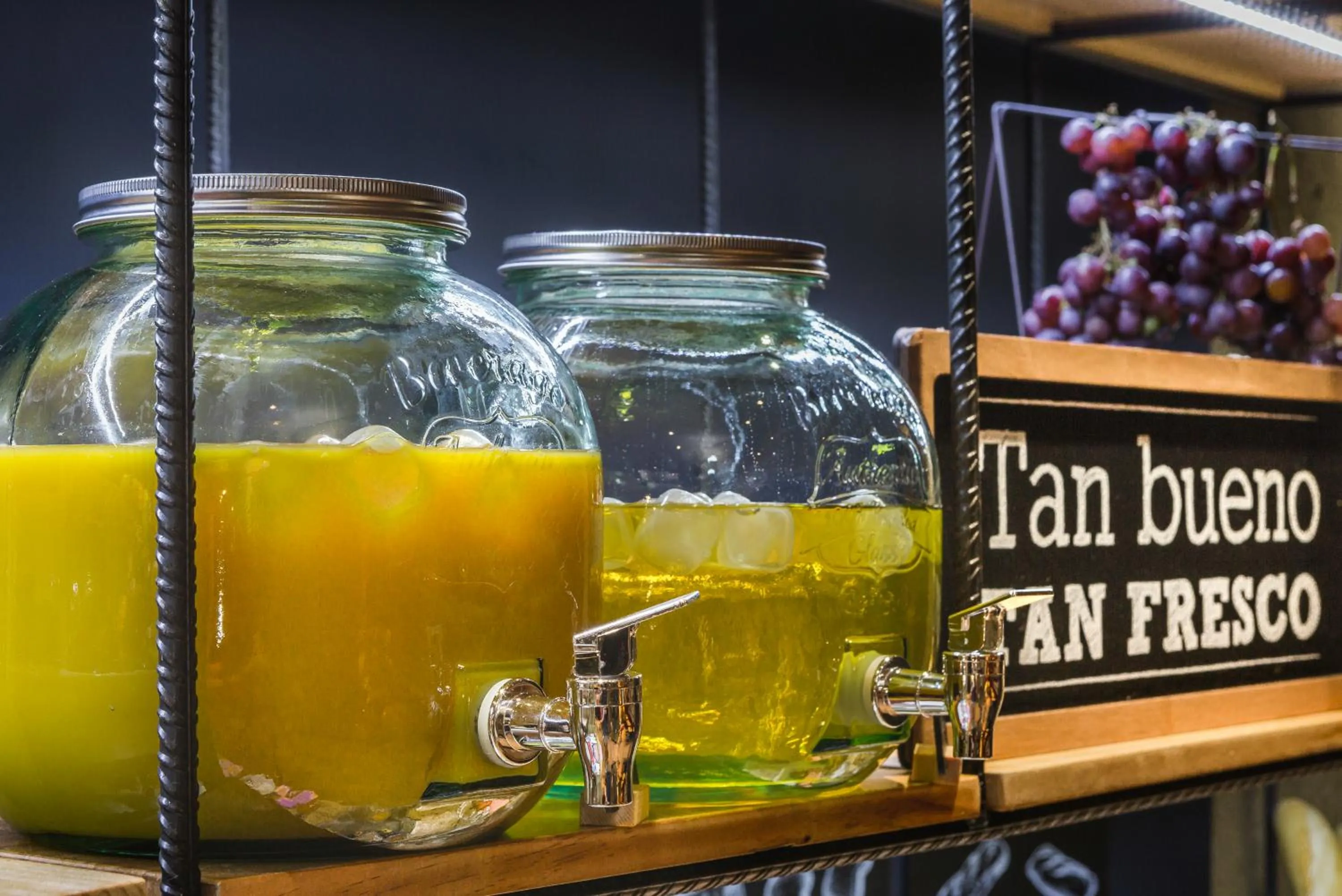 Food and drinks in Ibis Murcia