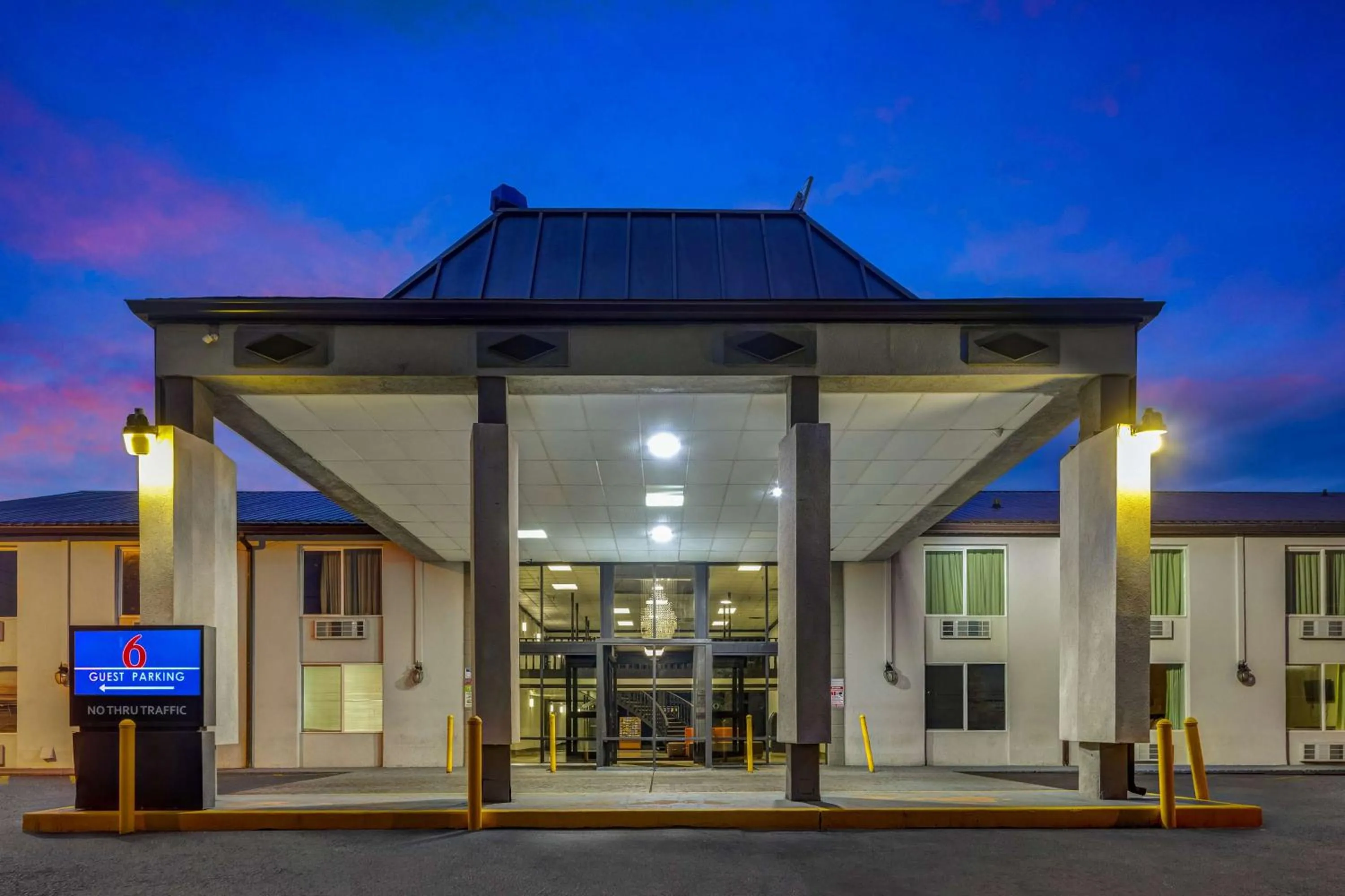 Property building in Motel 6 Indianapolis IN