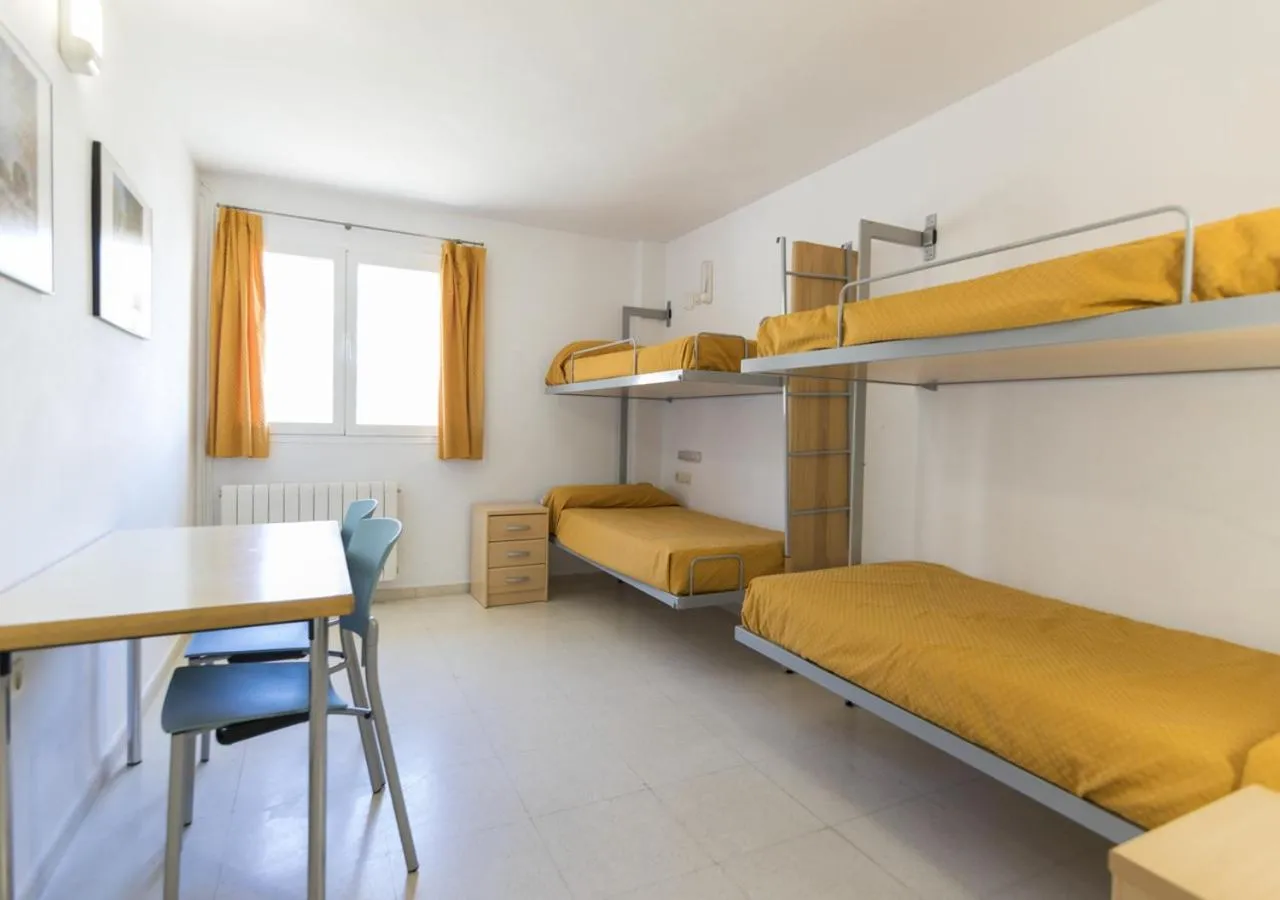 Photo of the whole room in Albergue Inturjoven Sierra Nevada