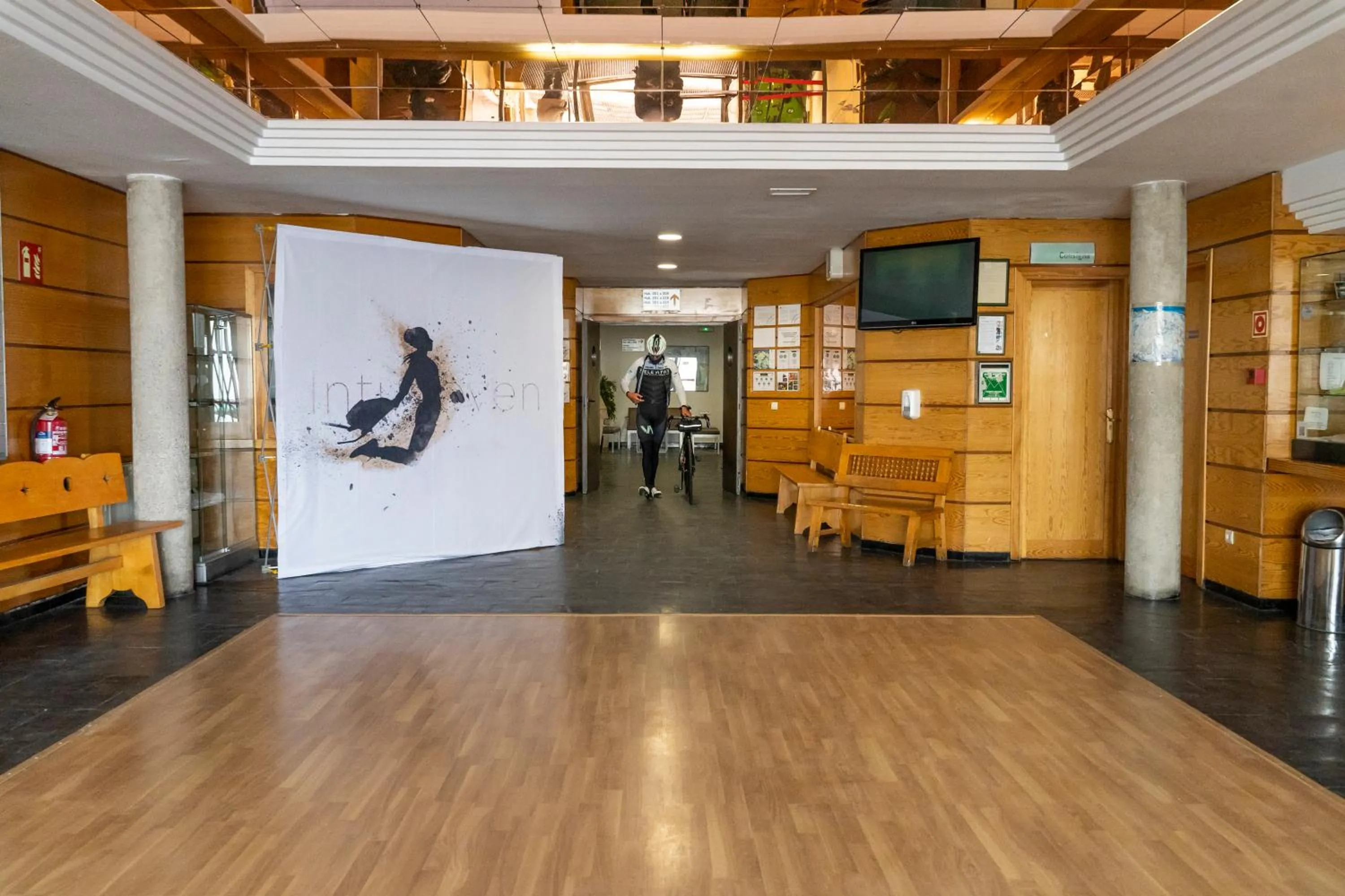 Lobby or reception in Albergue Inturjoven Sierra Nevada