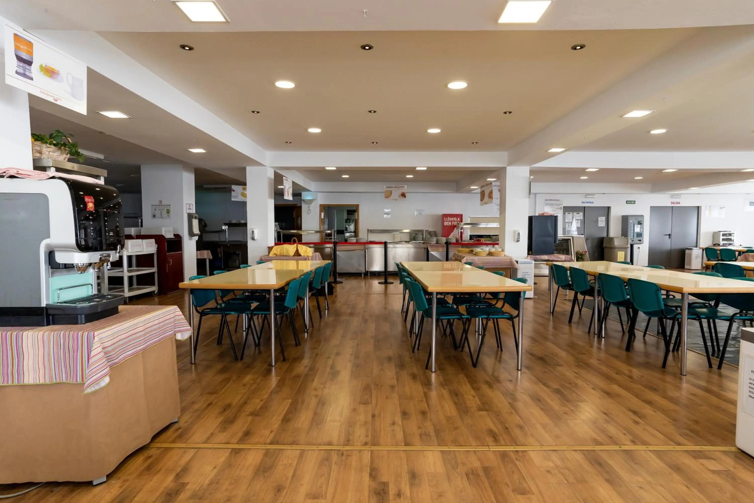 Restaurant/places to eat in Albergue Inturjoven Sierra Nevada