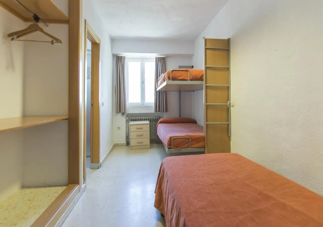 Photo of the whole room in Albergue Inturjoven Sierra Nevada