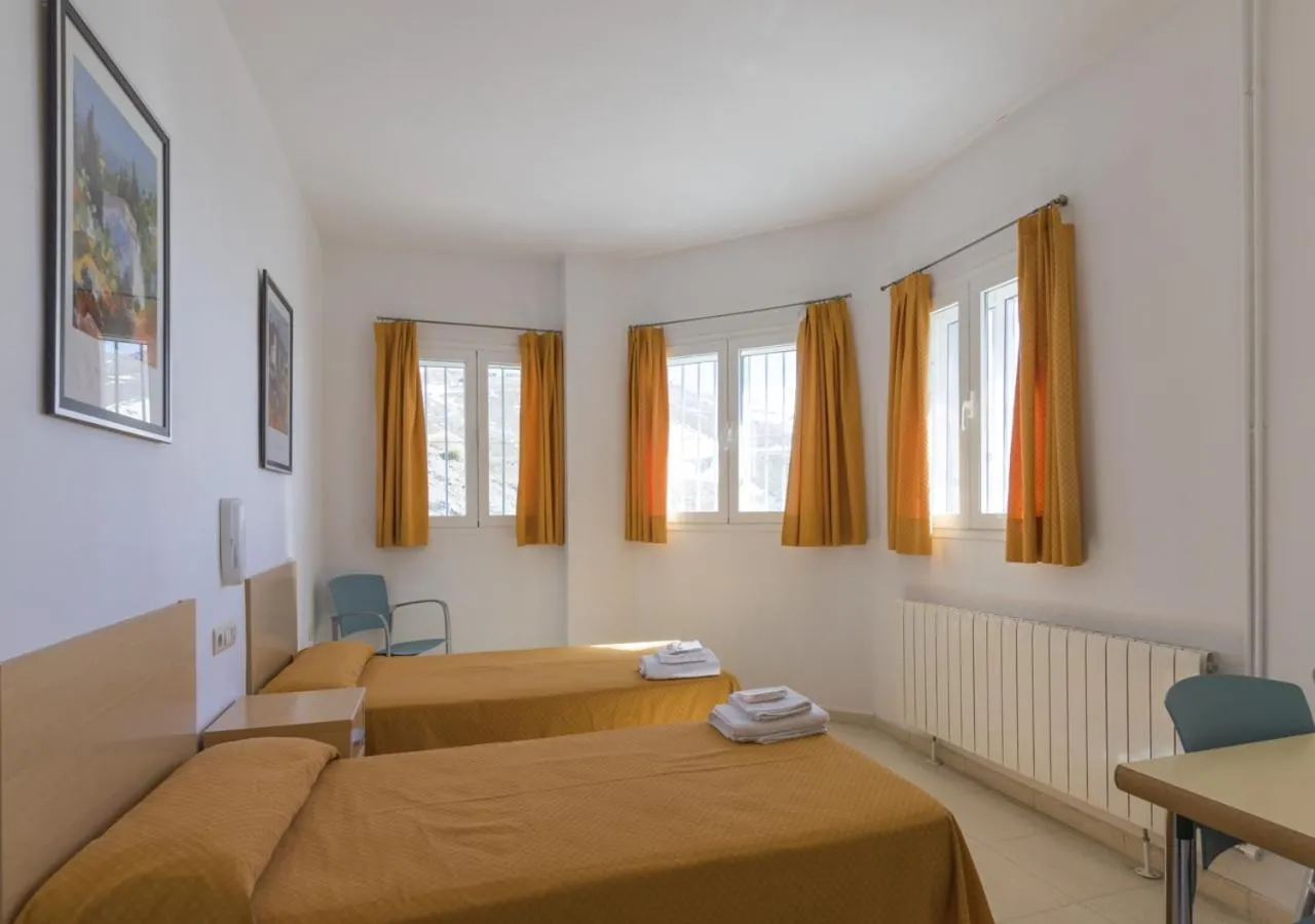 Photo of the whole room in Albergue Inturjoven Sierra Nevada