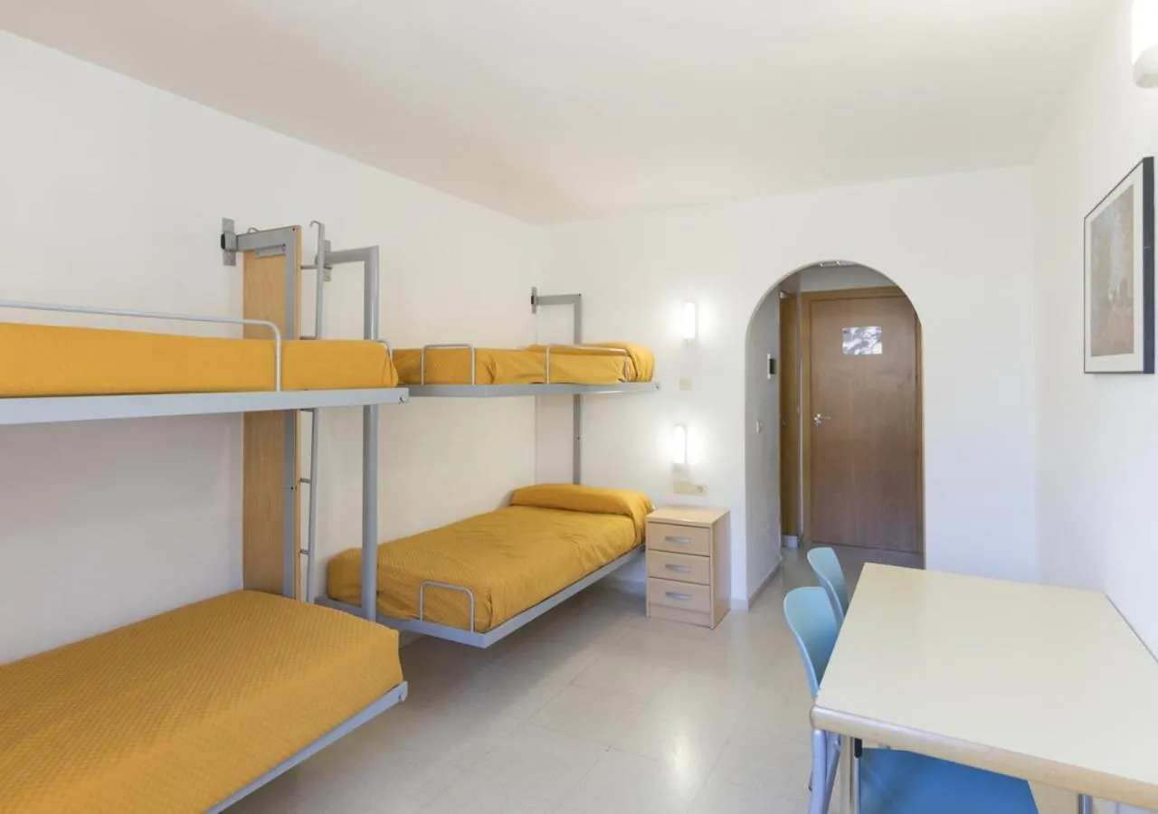 Photo of the whole room in Albergue Inturjoven Sierra Nevada
