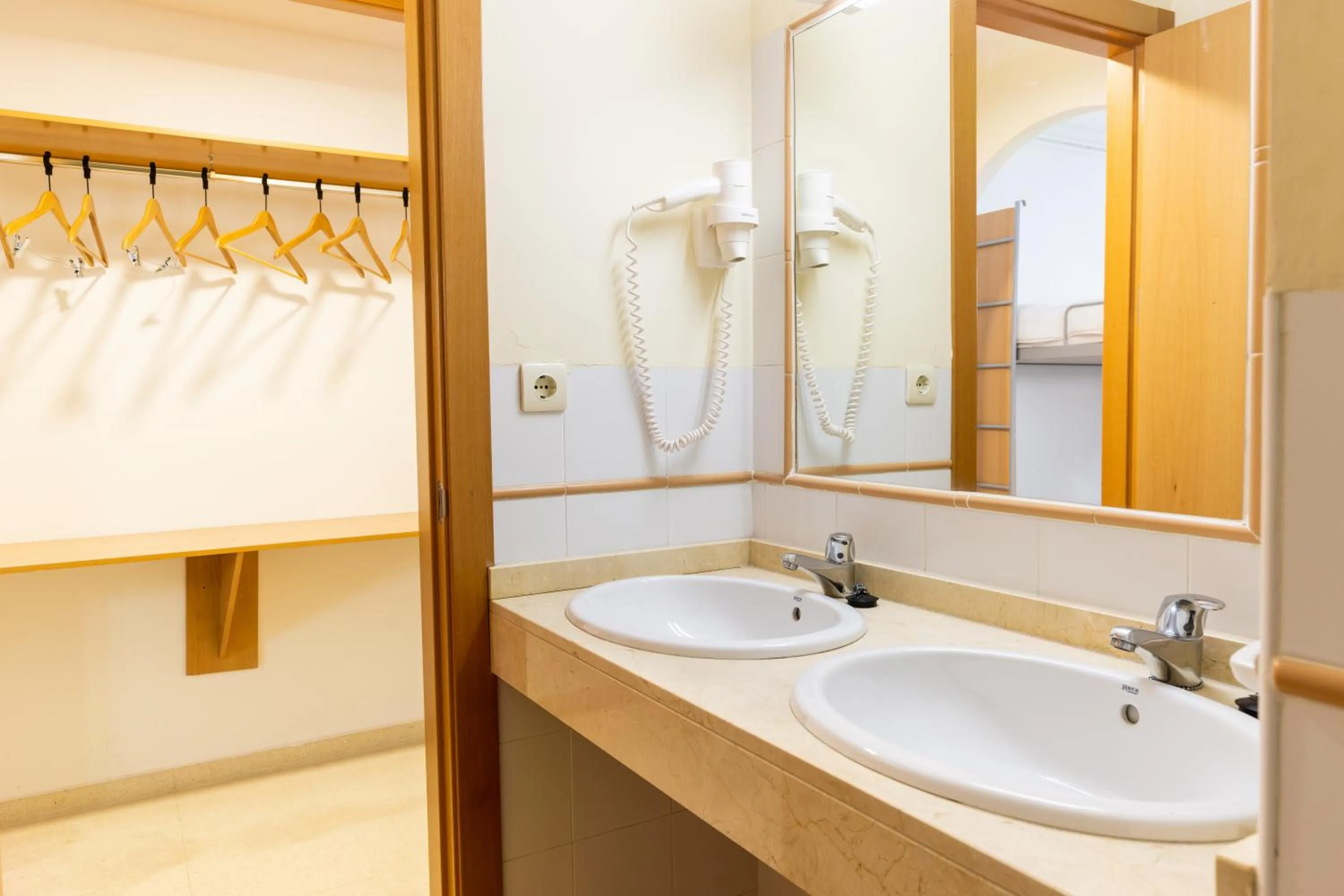 Bathroom in Albergue Inturjoven Sierra Nevada