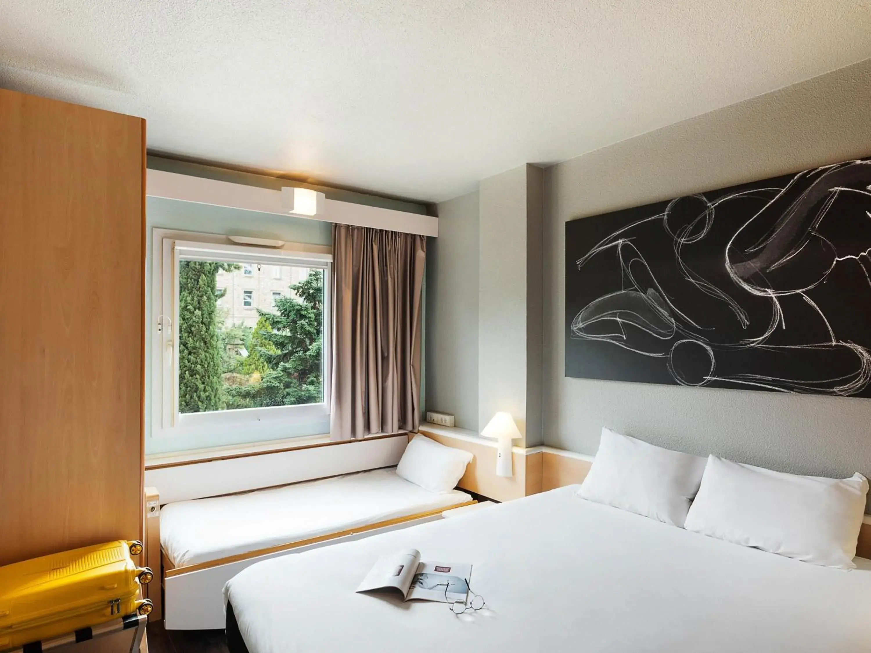 Bedroom, Bed in Ibis Salamanca Bedroom, Bed in Ibis Salamanca