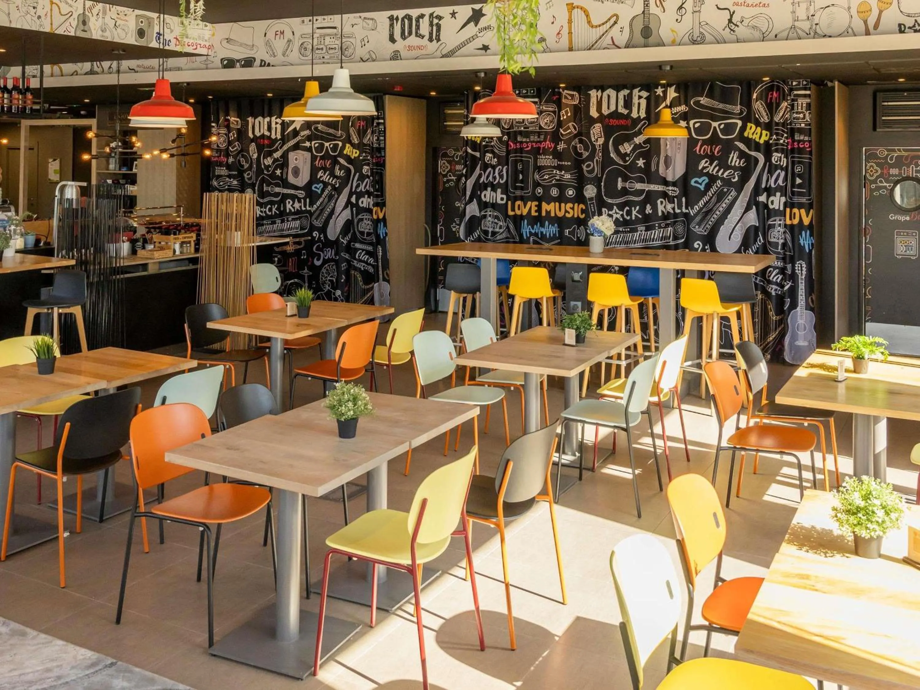 Restaurant/places to eat in Ibis Valencia Bonaire Aeropuerto