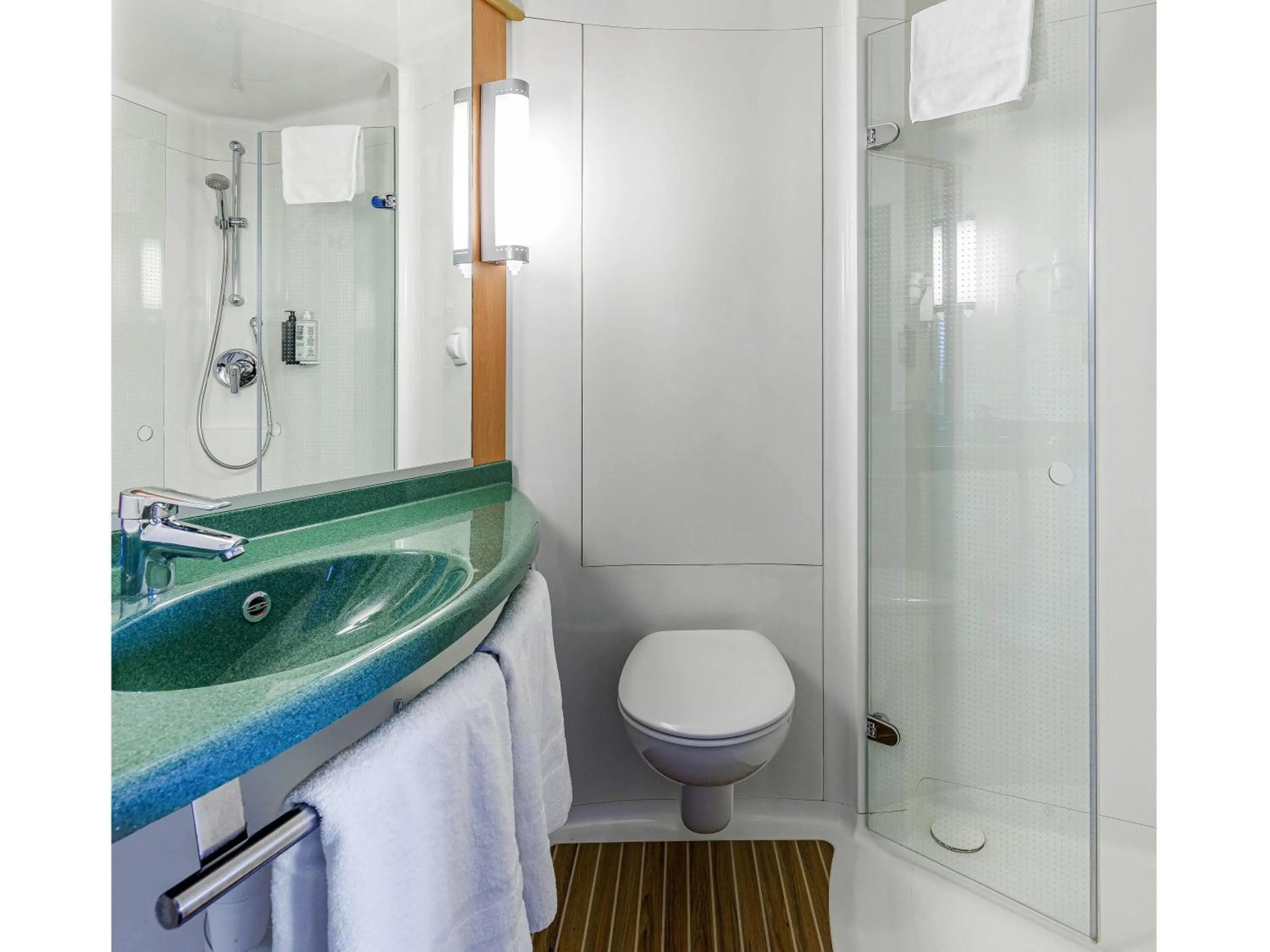 Bedroom in Ibis Valencia Bonaire Aeropuerto