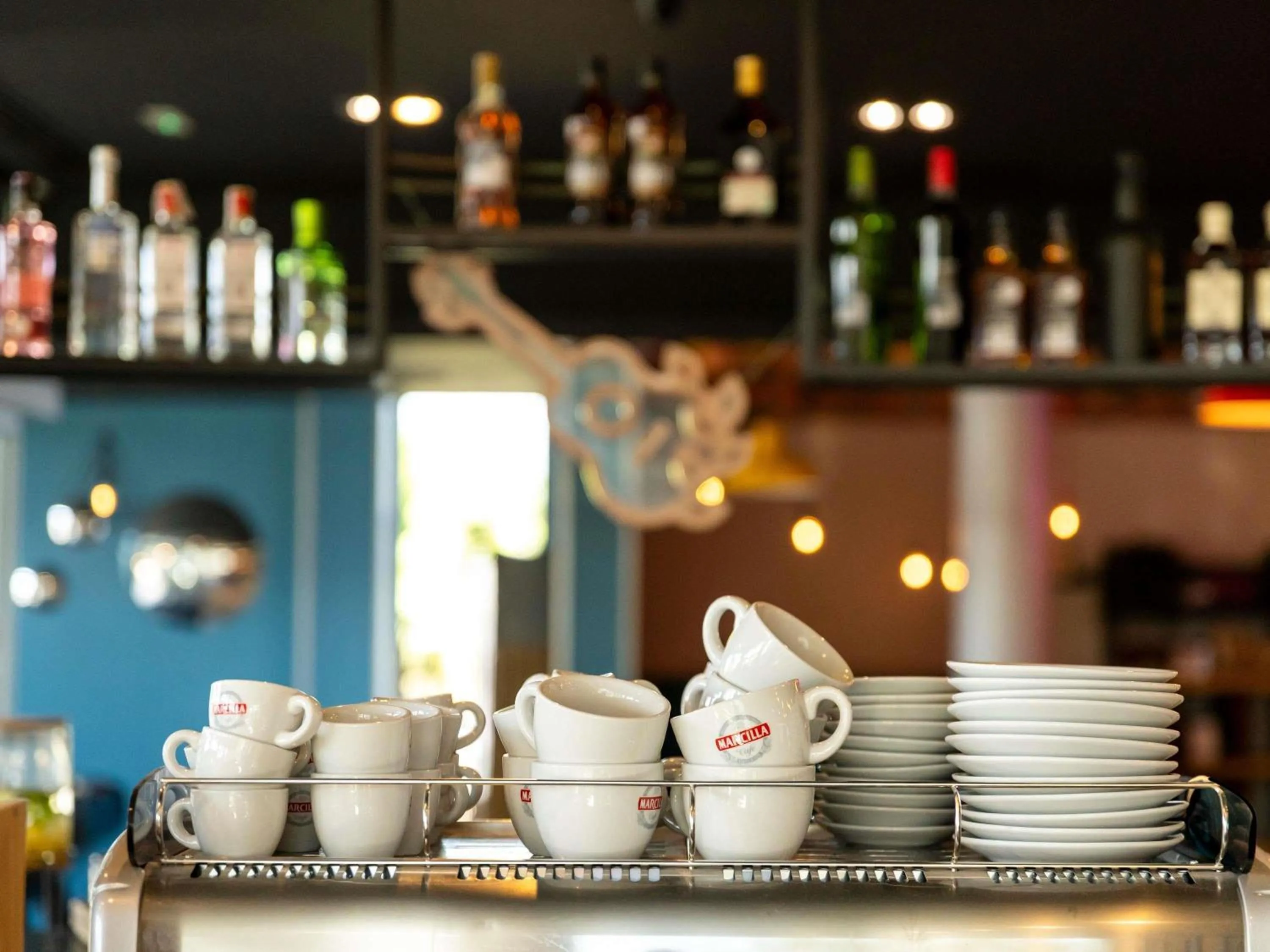 Lounge or bar in Ibis Valencia Bonaire Aeropuerto