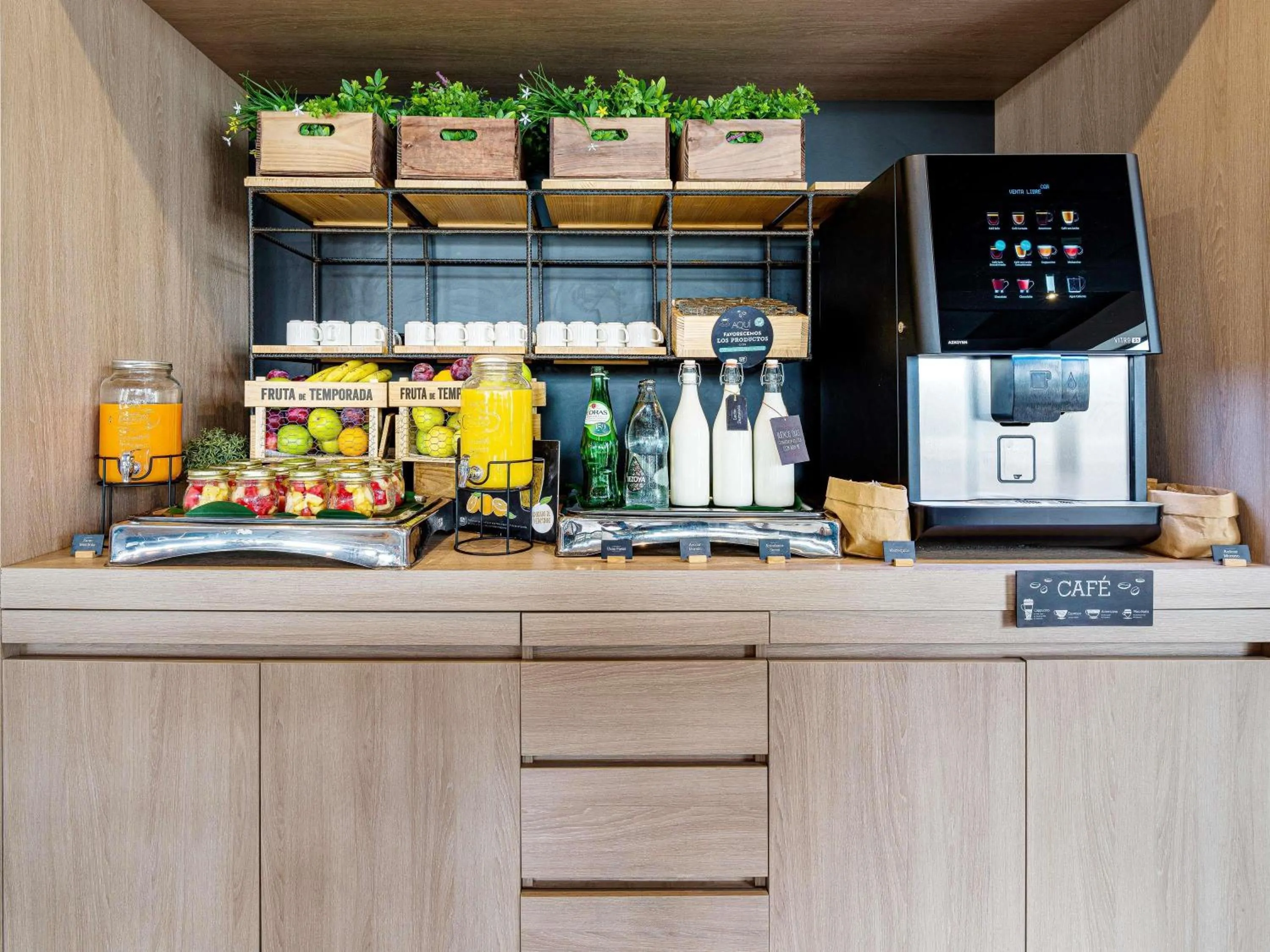 Breakfast in Ibis Valencia Bonaire Aeropuerto