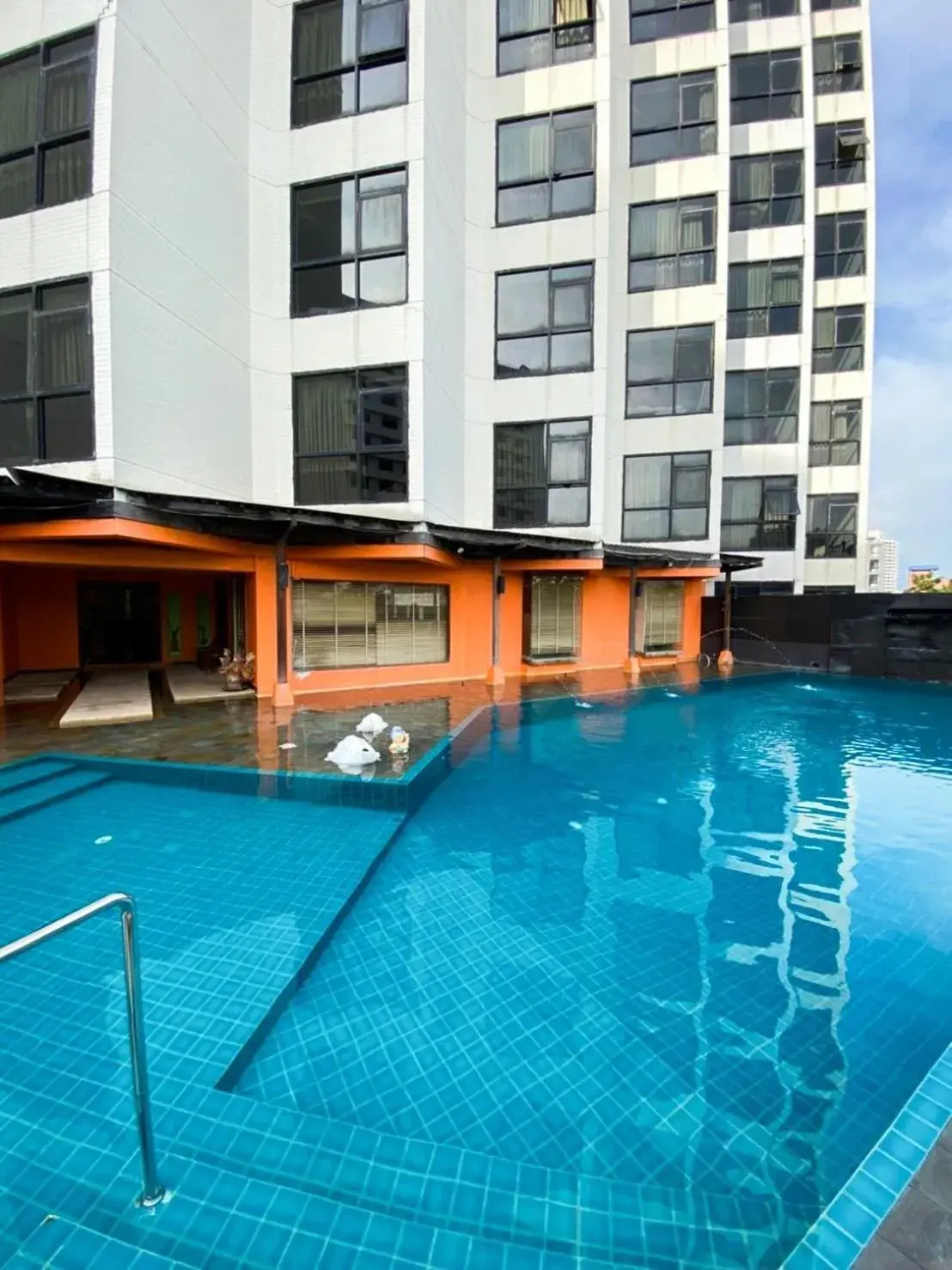 Swimming Pool in The Seasons Pattaya - SHA Plus Certified