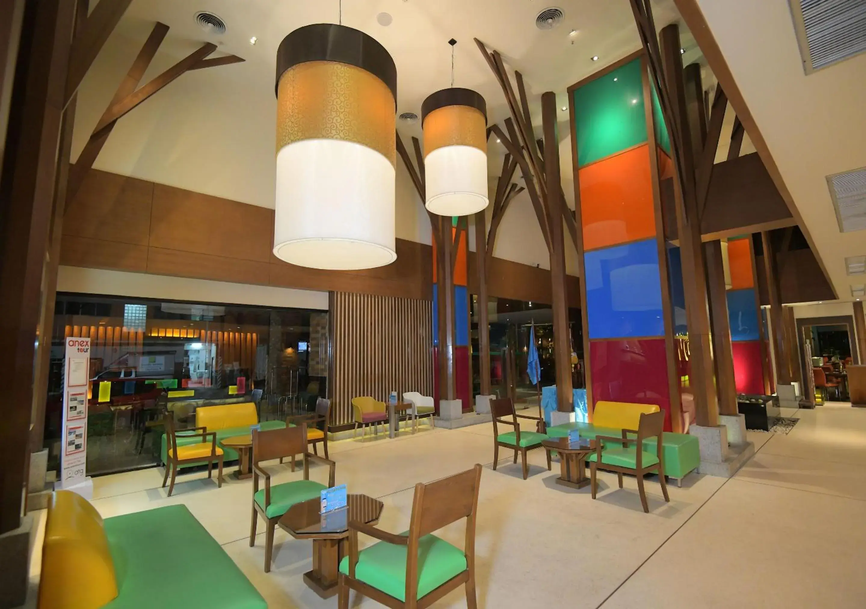 Lobby or reception, Restaurant/Places to Eat in The Seasons Pattaya - SHA Plus Certified