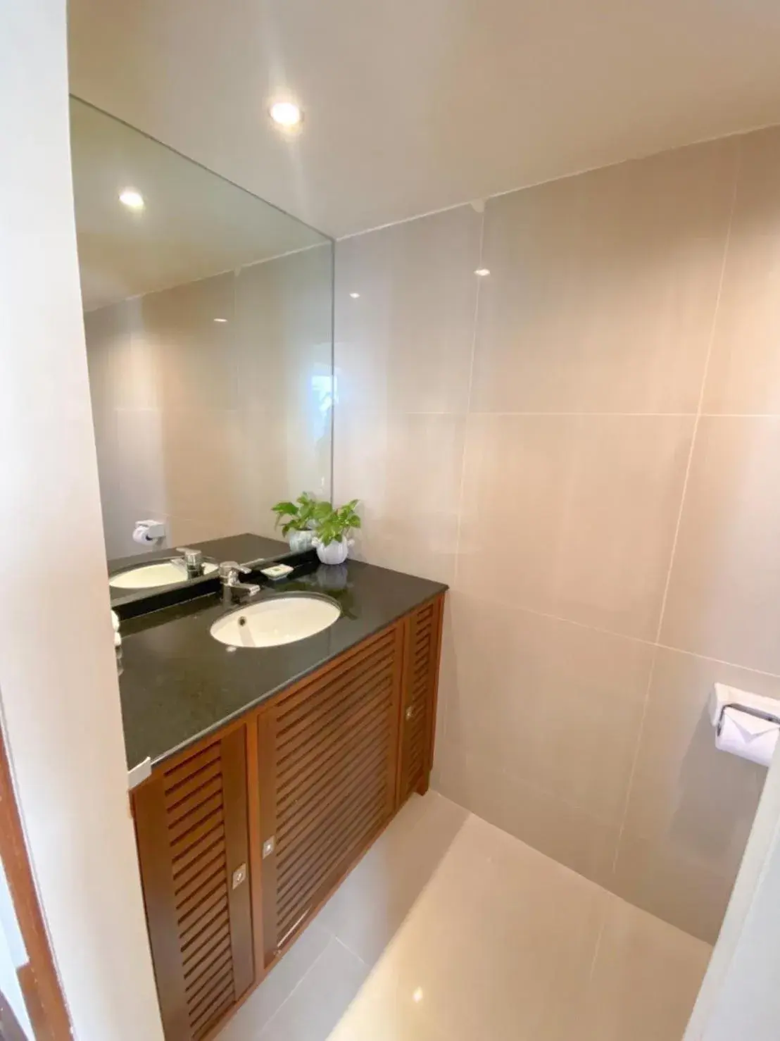 Bathroom in The Seasons Pattaya - SHA Plus Certified