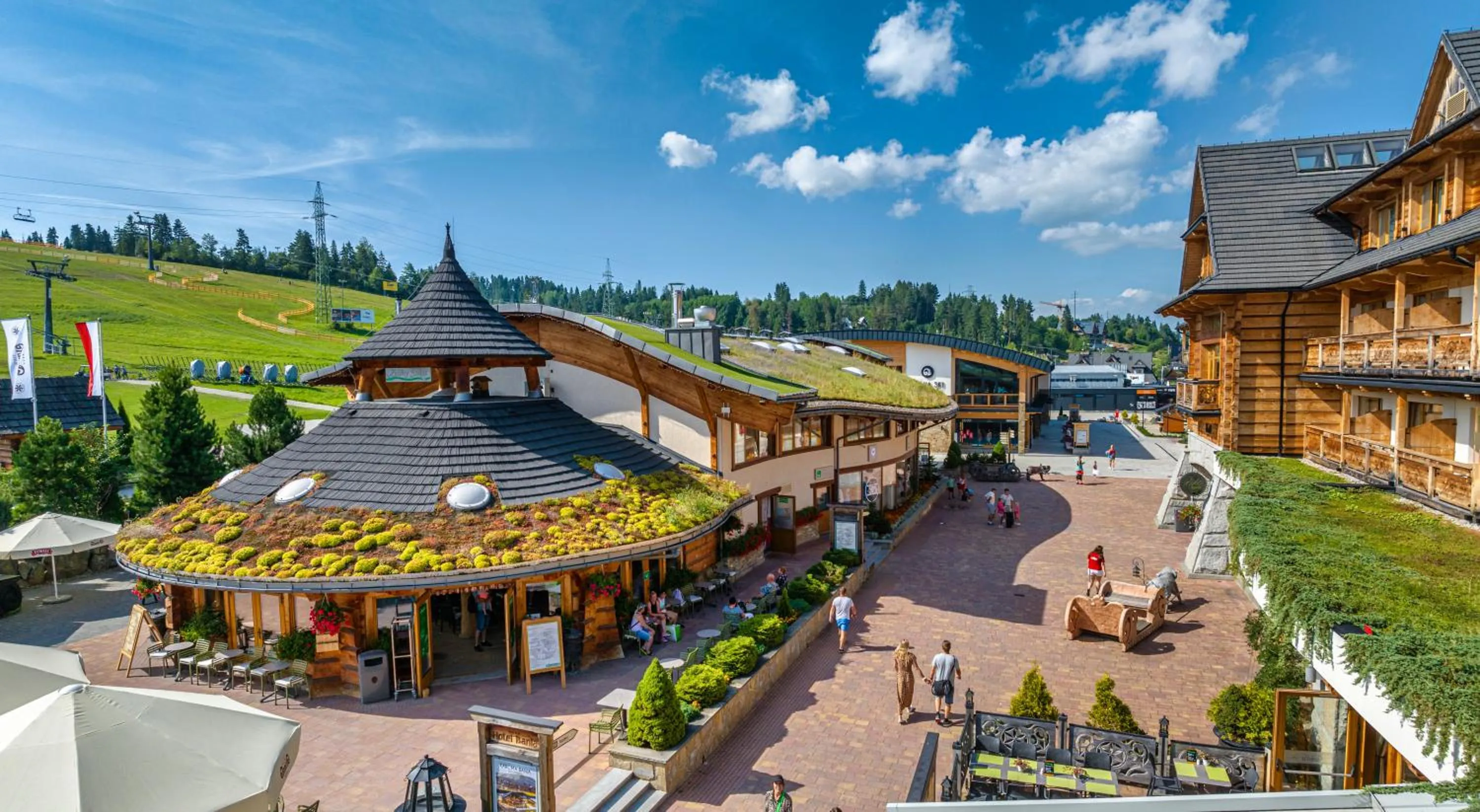 Property building in Hotel Bania Thermal & Ski