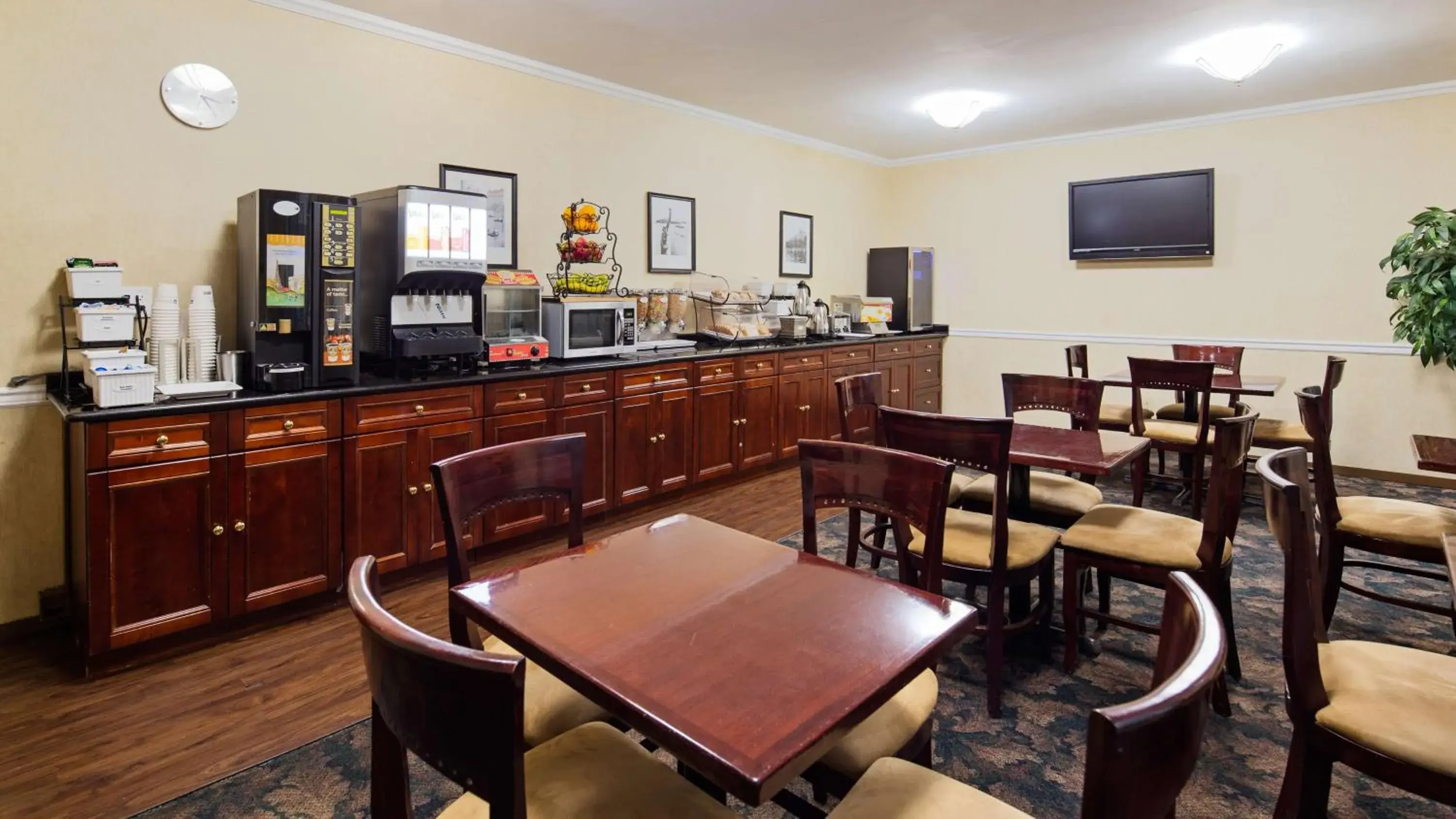 Restaurant/places to eat in Best Western Queens Court Restaurant/places to eat in Best Western Queens Court