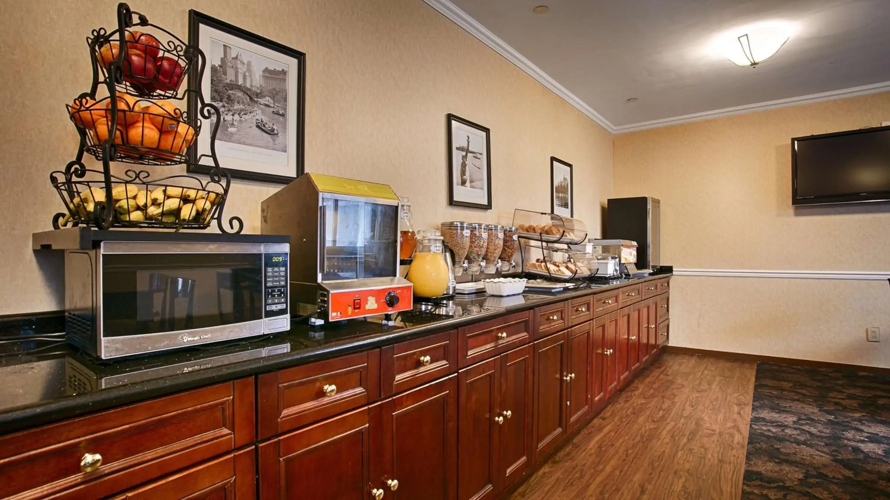 Restaurant/places to eat in Best Western Queens Court Restaurant/places to eat in Best Western Queens Court