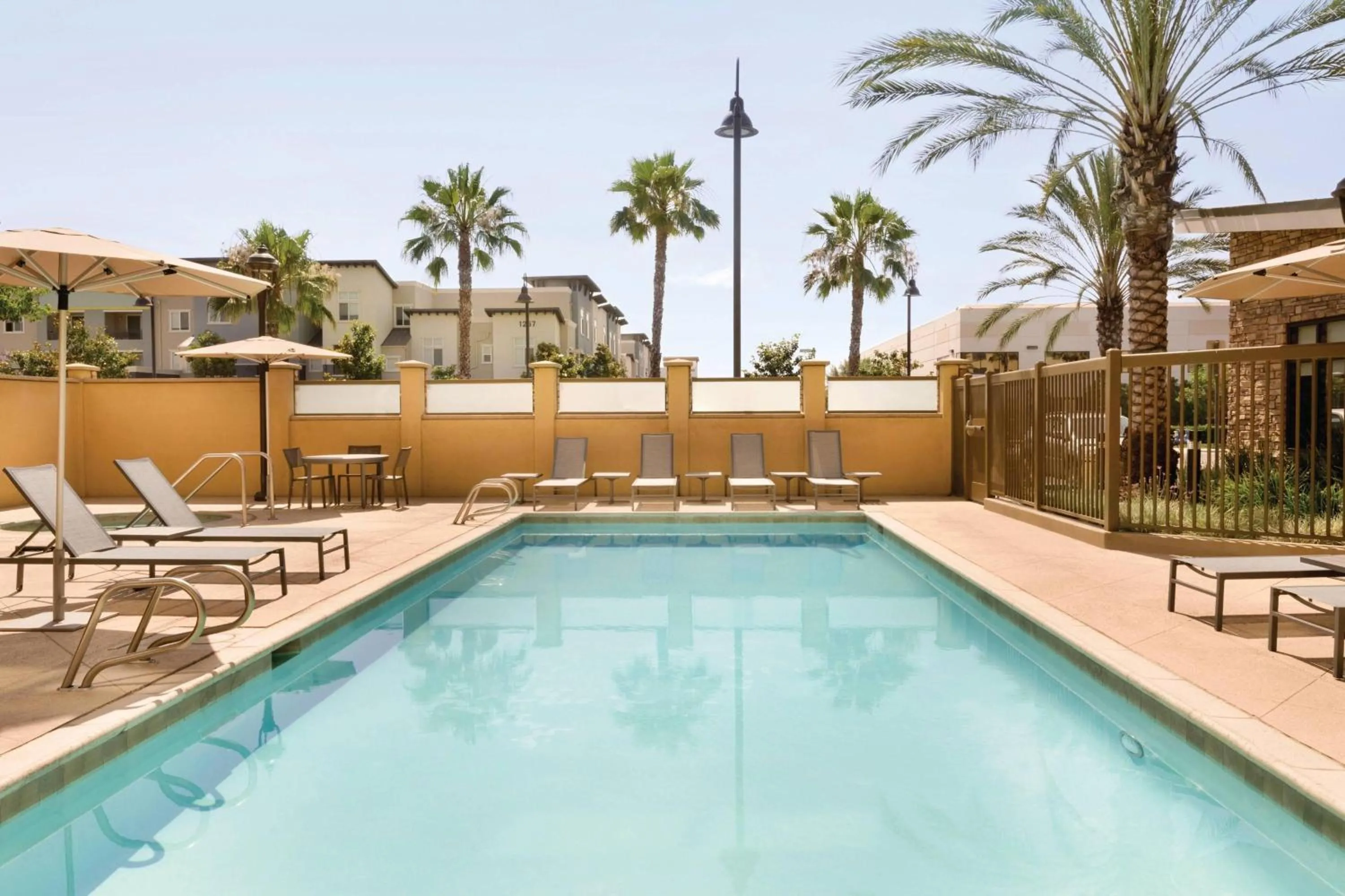 Swimming pool in Residence Inn San Diego North/San Marcos