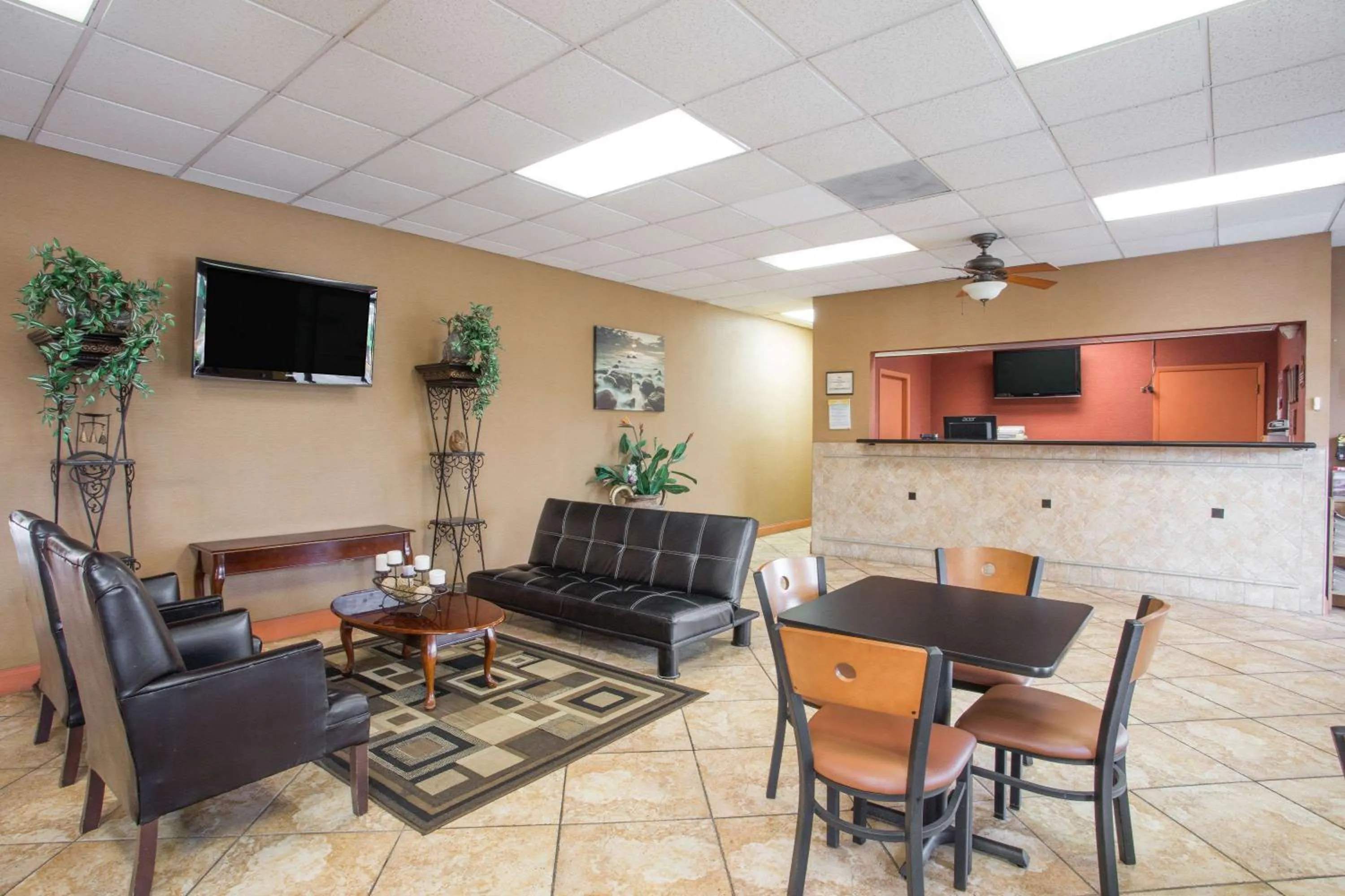 Lobby or reception in Days Inn by Wyndham Ormond Beach