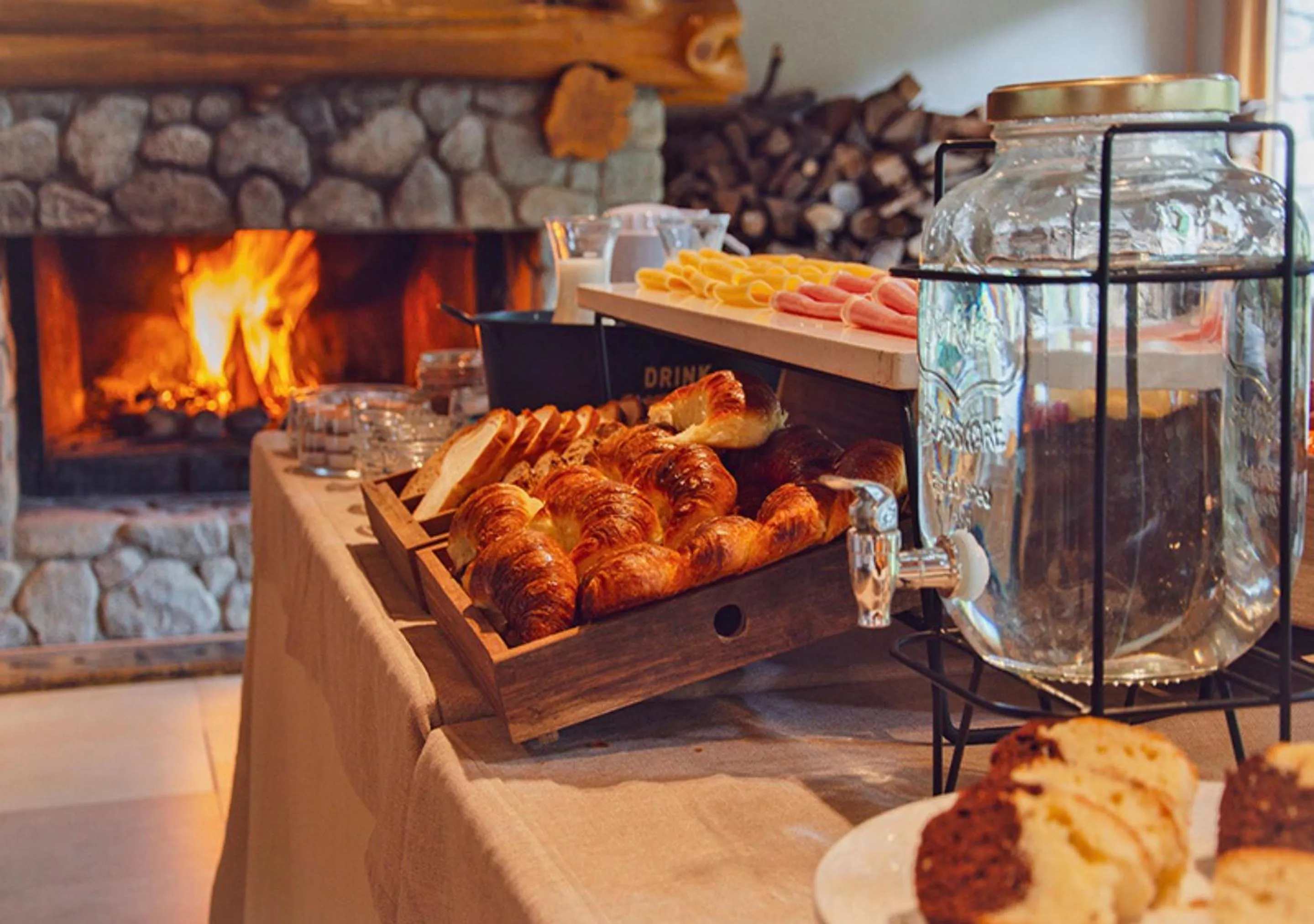 Breakfast in ONA Apart Hotel and Spa