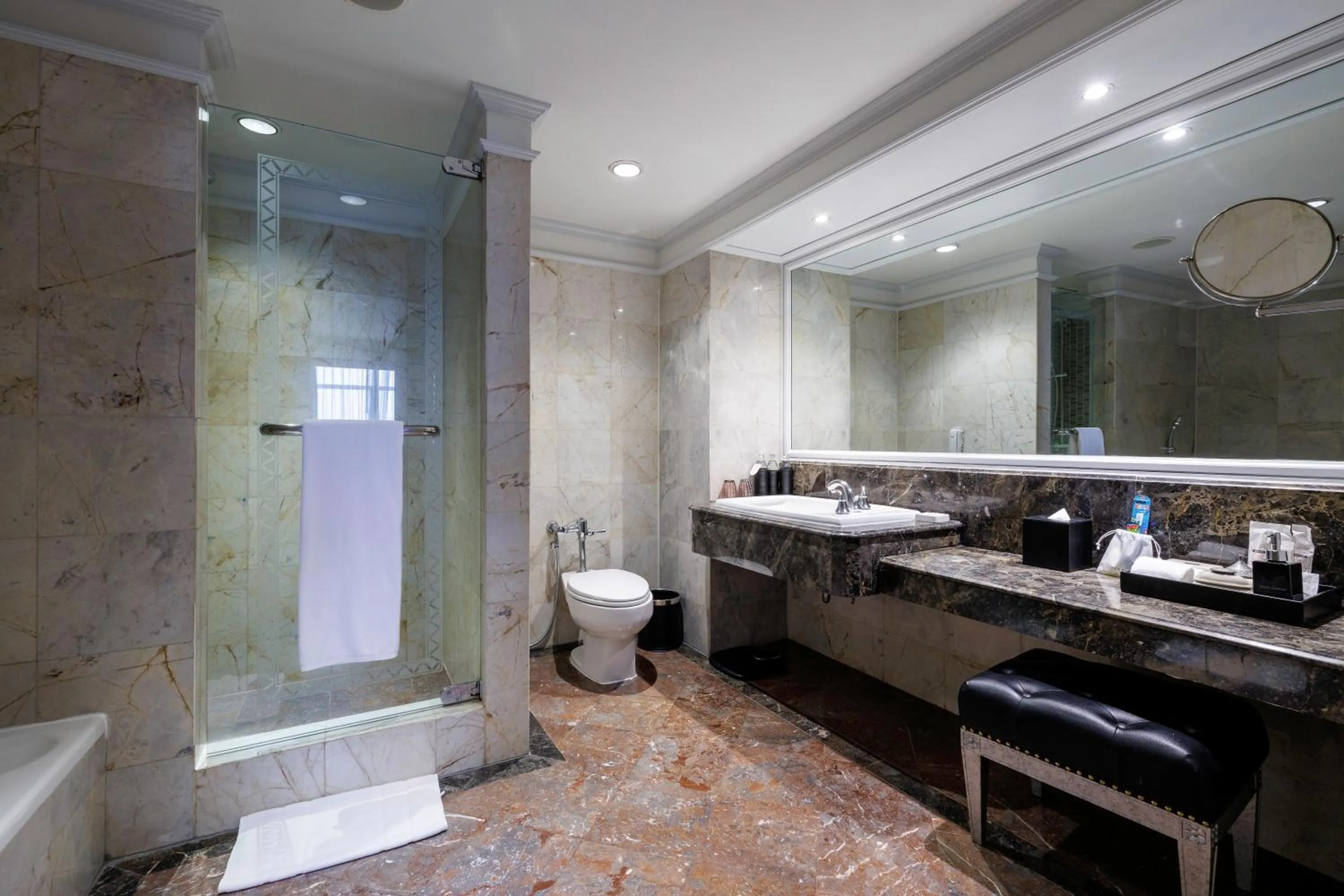 Shower in The Sukosol Hotel