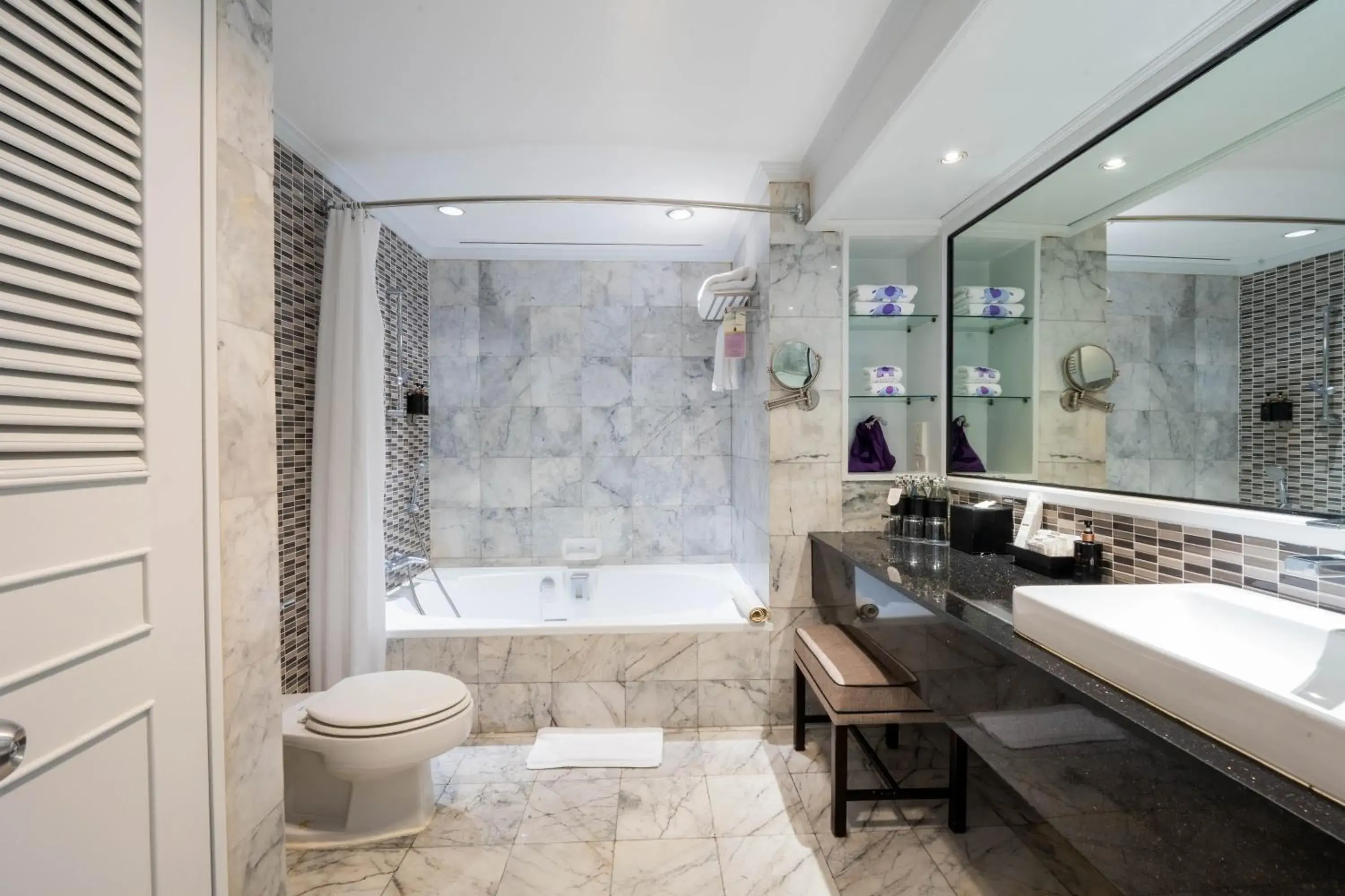 Premier Family Room (2 Adults + 2 Child) in The Sukosol Hotel Premier Family Room (2 Adults + 2 Child) in The Sukosol Hotel