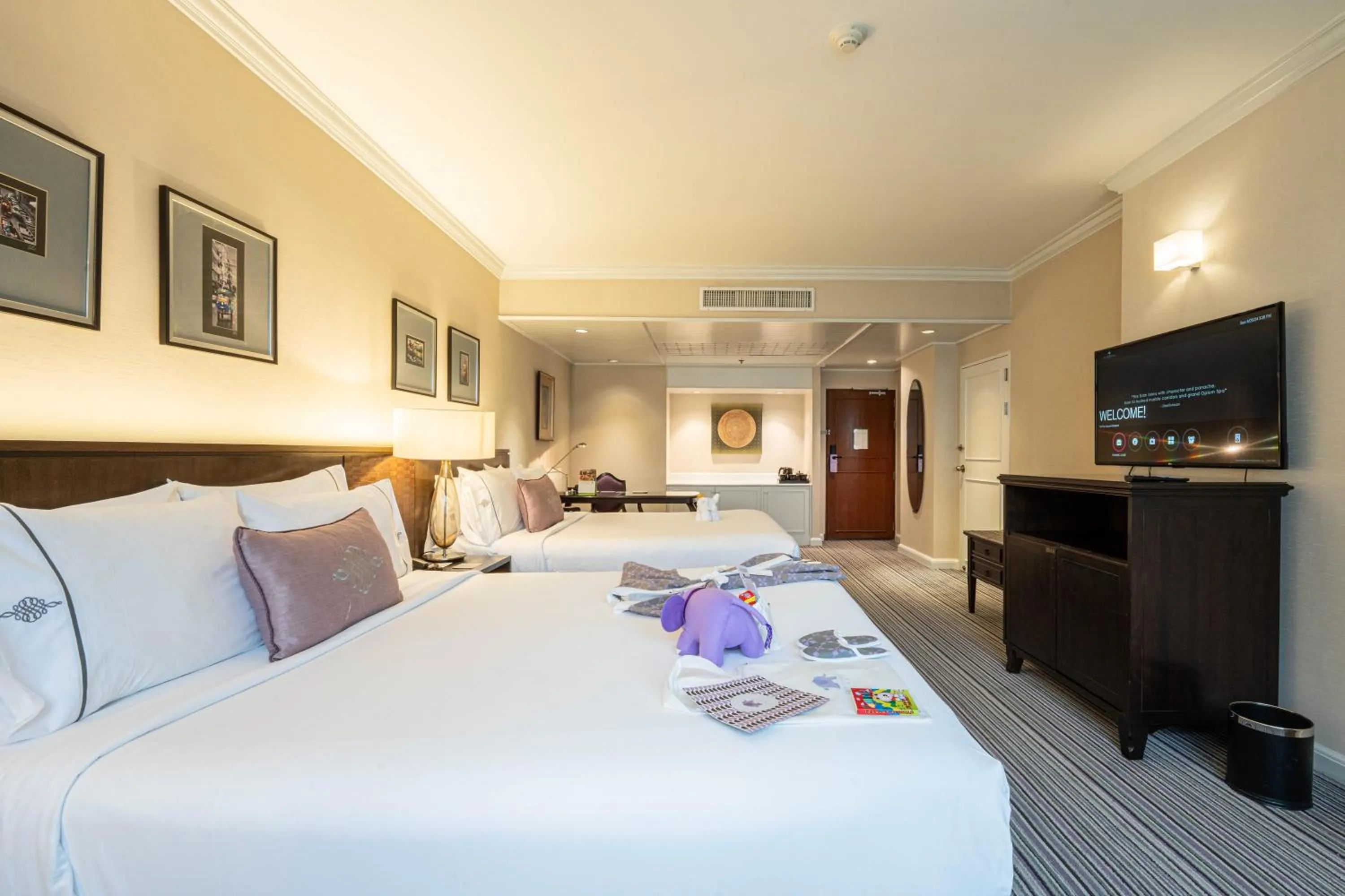 Bed in The Sukosol Hotel